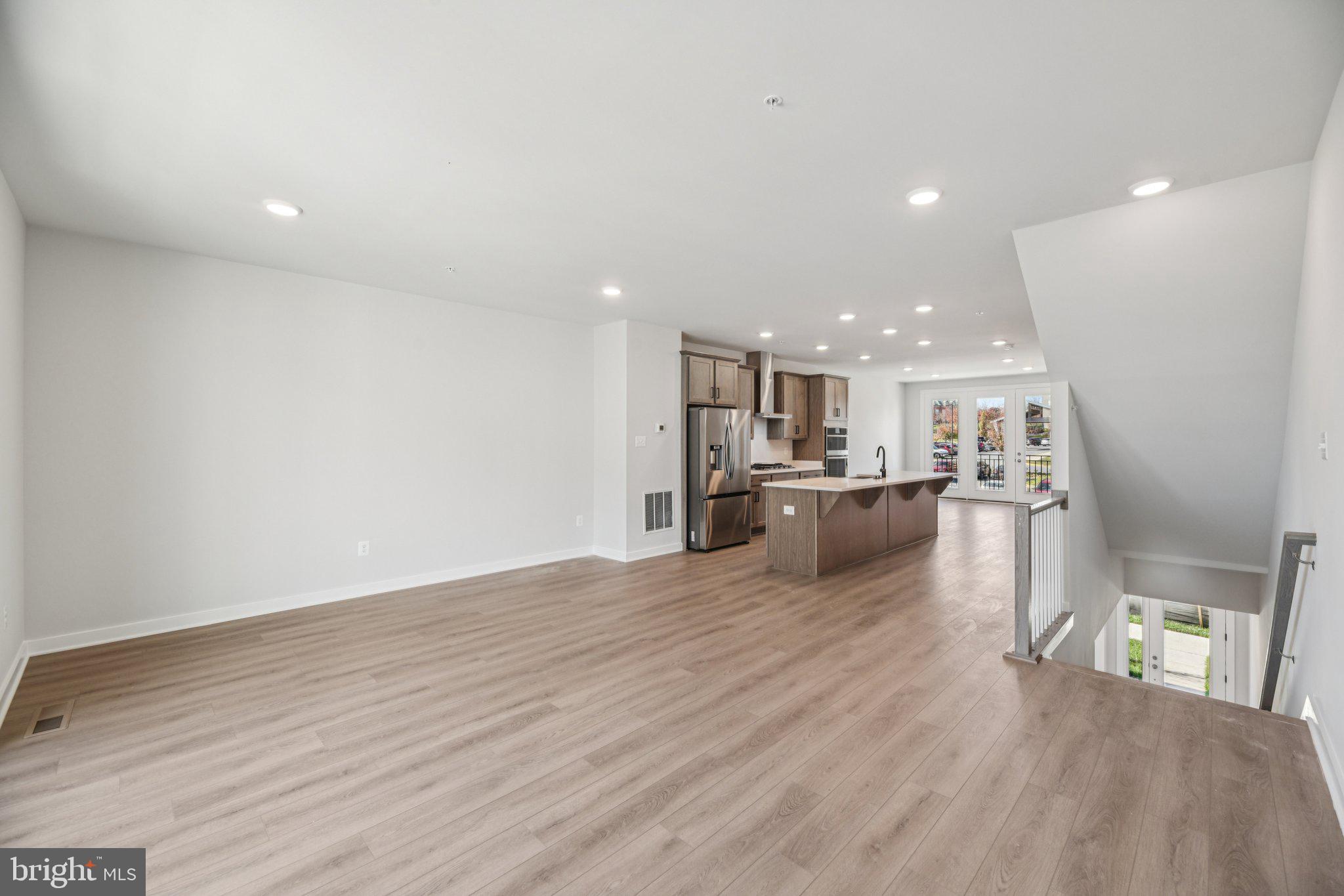 Real estate listing preview #11