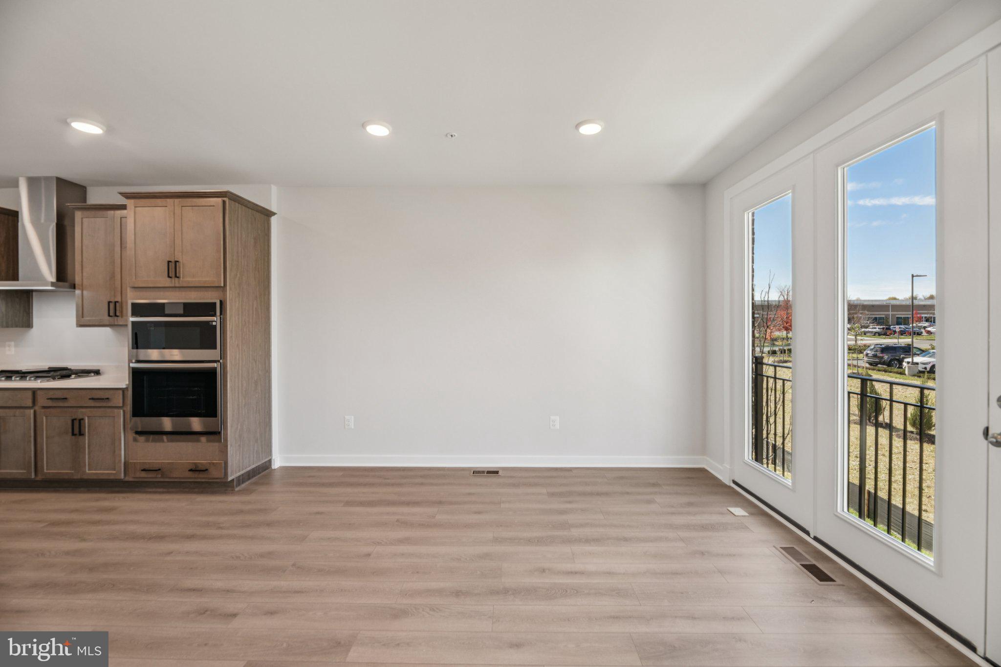 Real estate listing preview #10