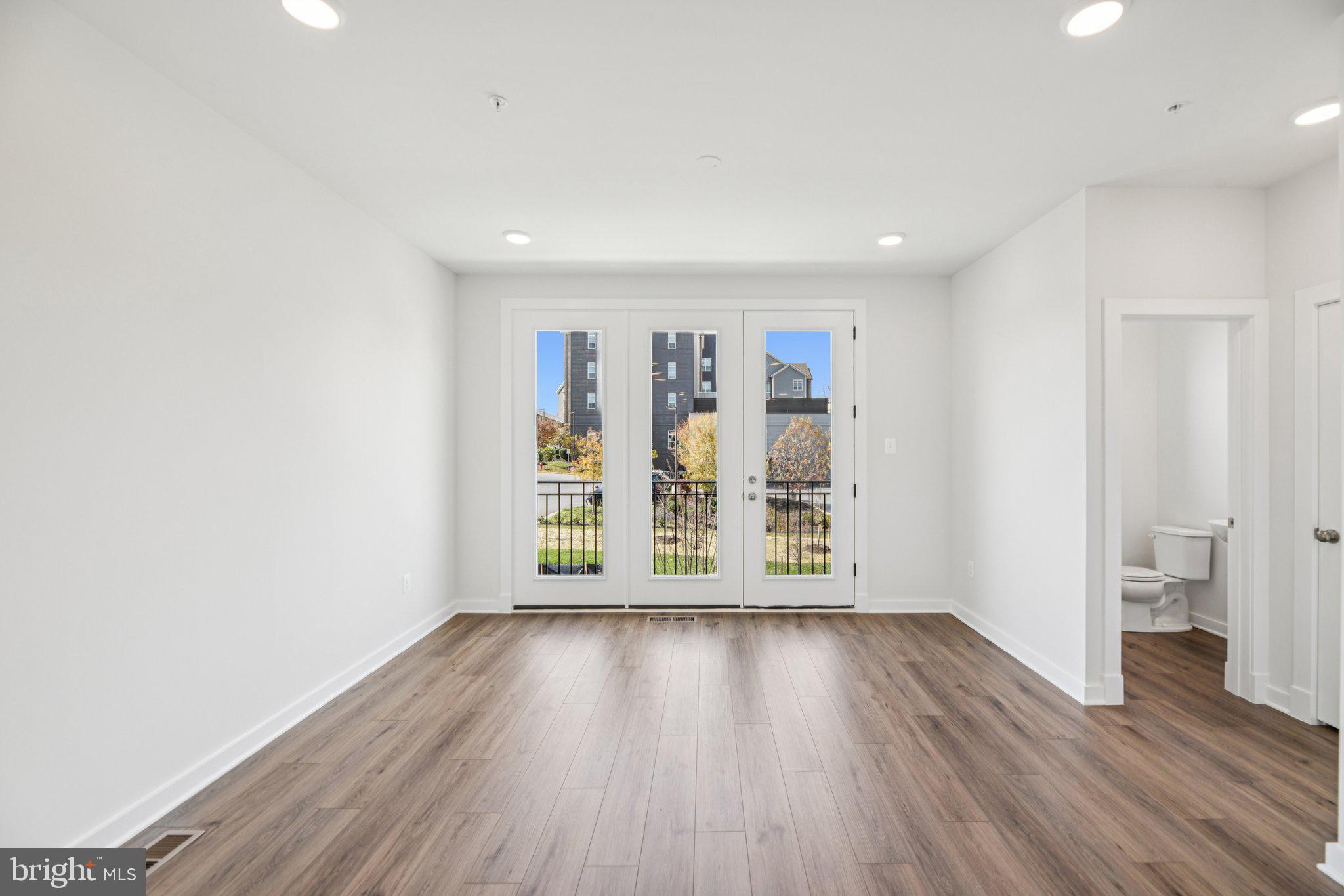 Real estate listing preview #10