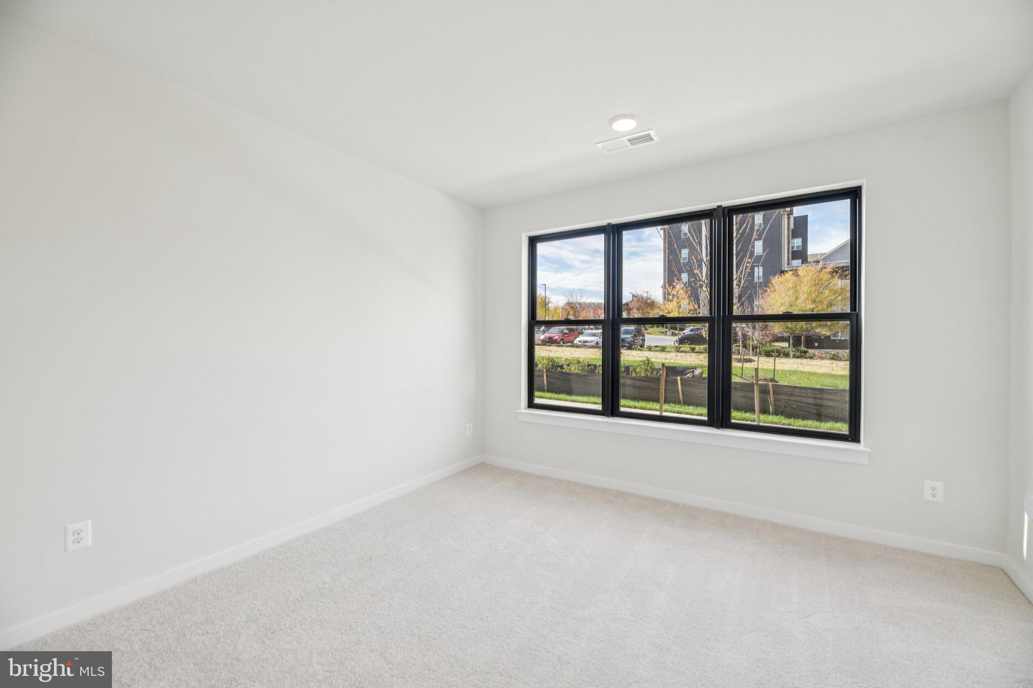 Real estate listing preview #32