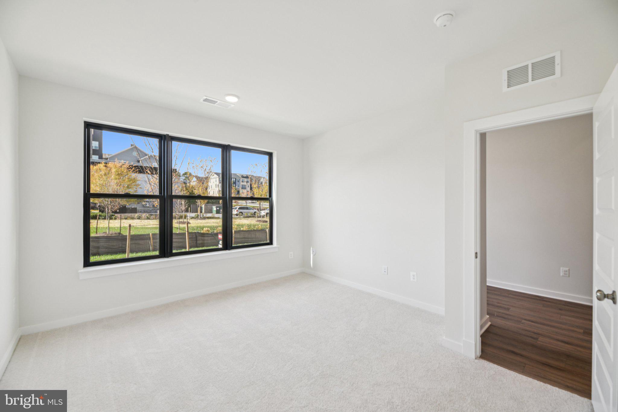 Real estate listing preview #35