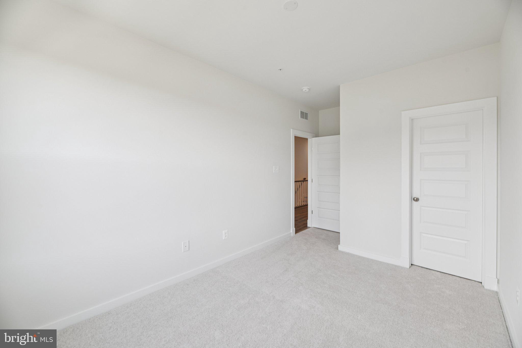 Real estate listing preview #18