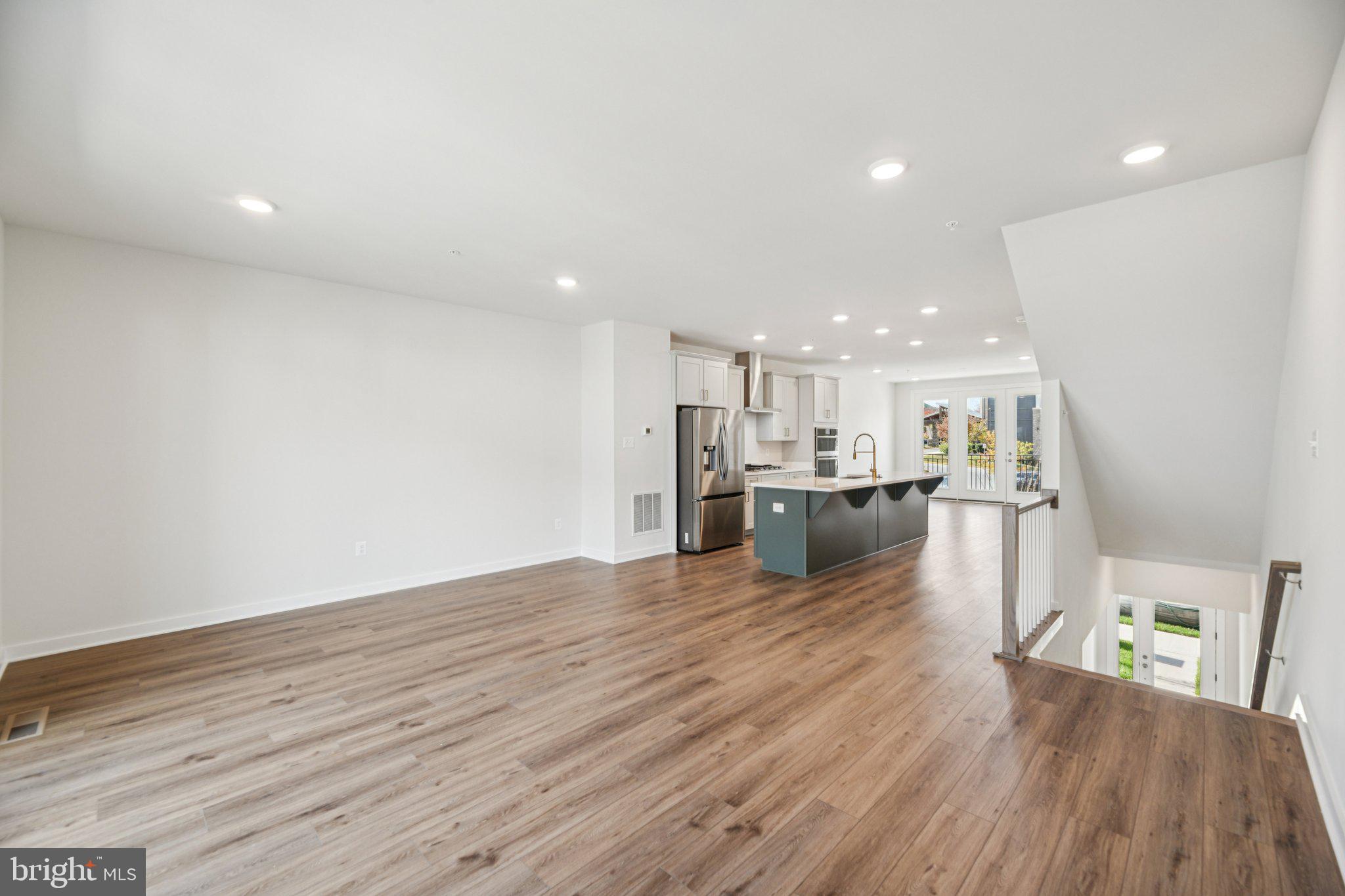 Real estate listing preview #6