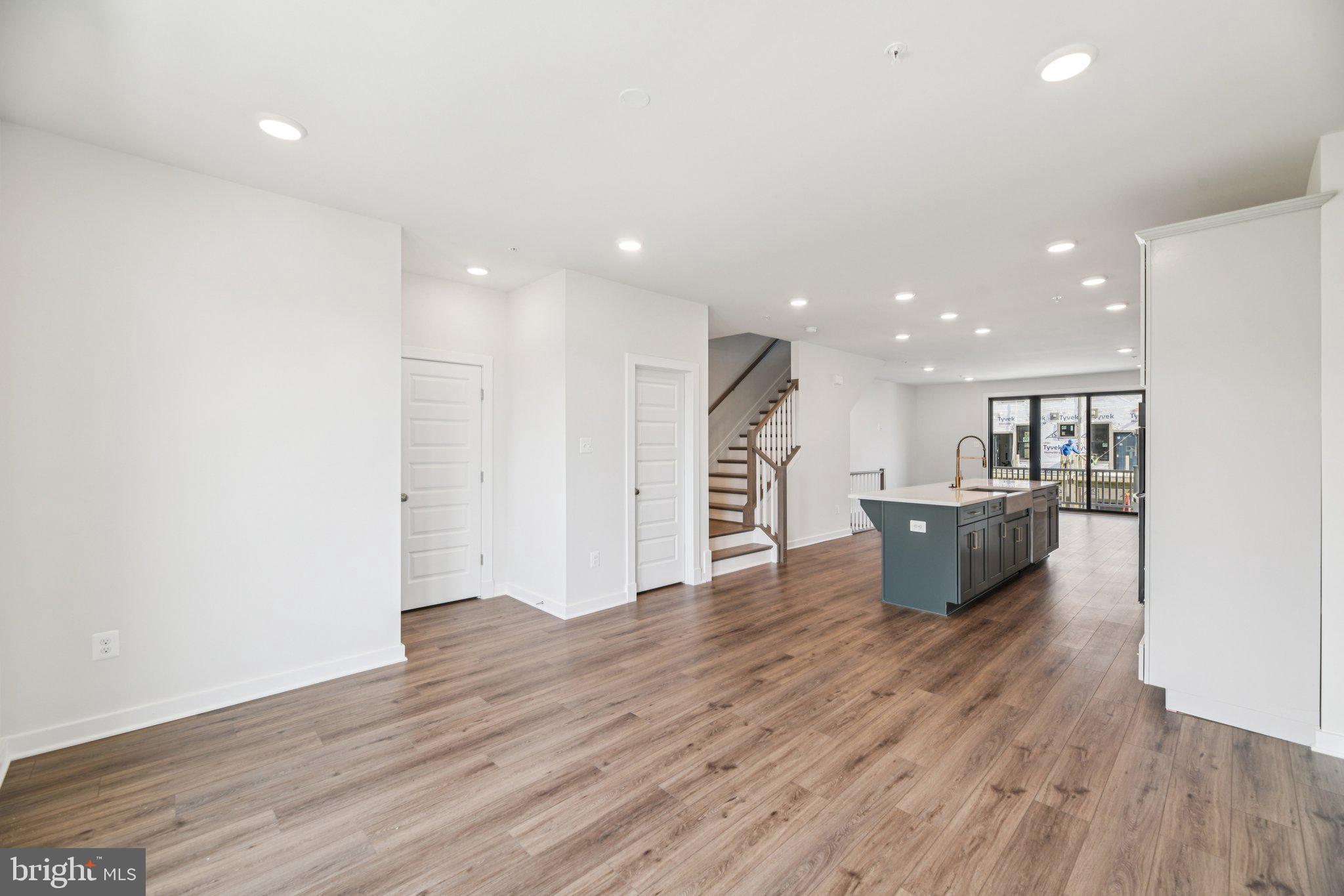 Real estate listing preview #12