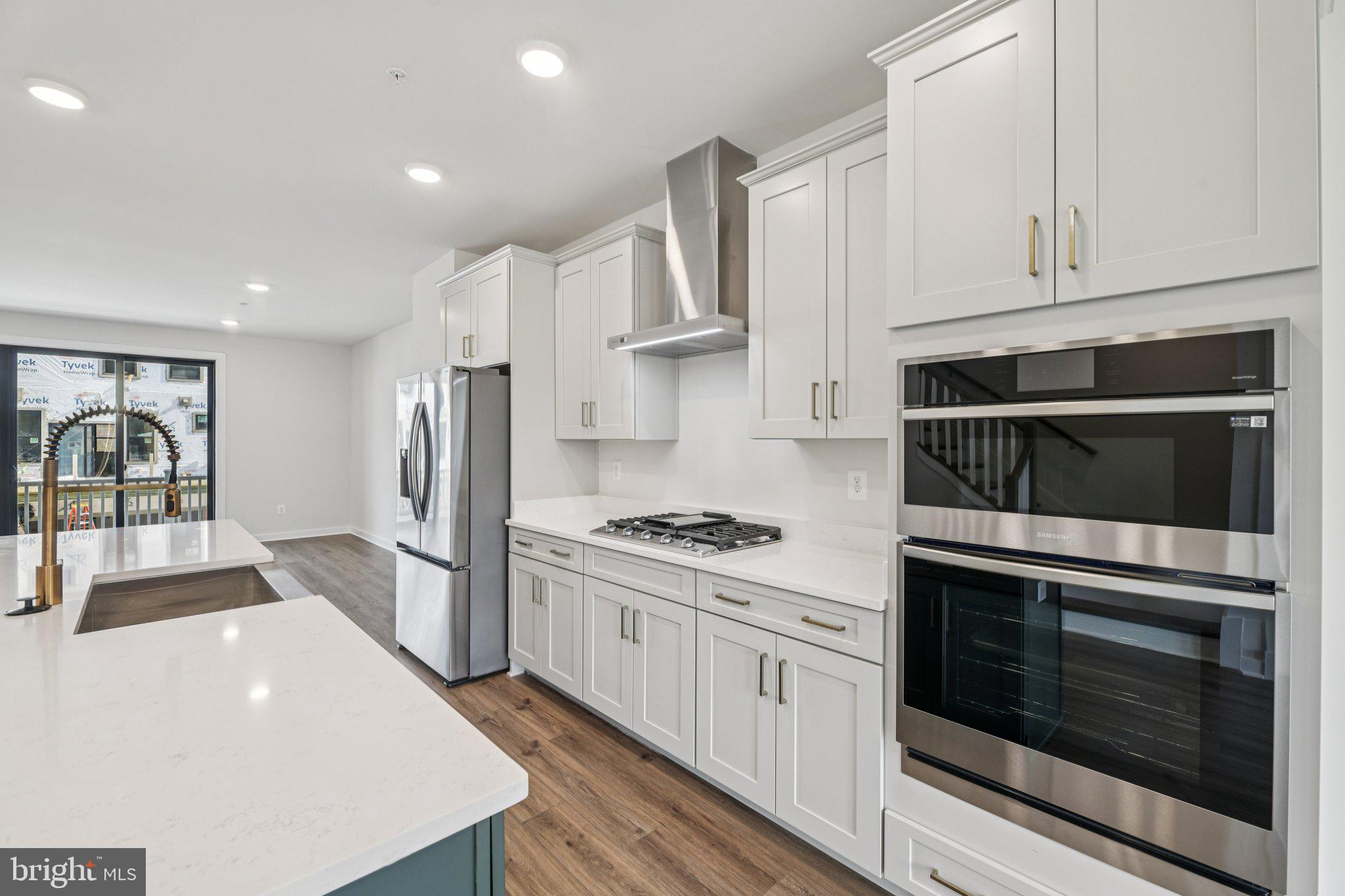 Real estate listing preview #2