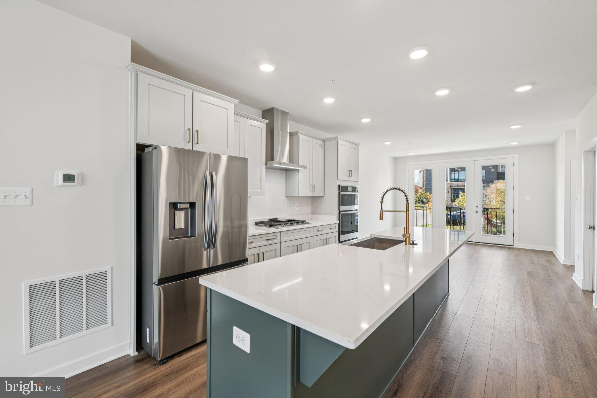 Real estate listing preview #3