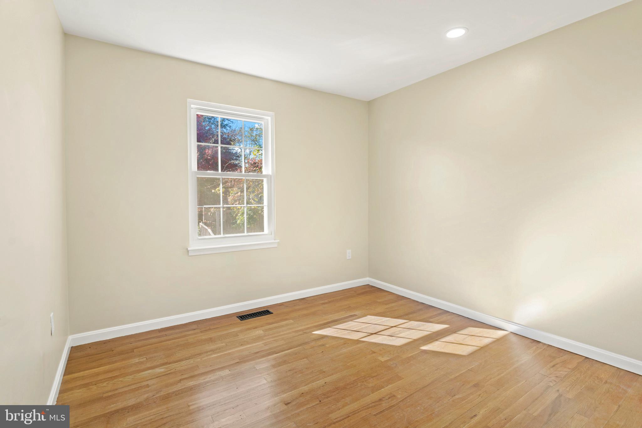 Real estate listing preview #15