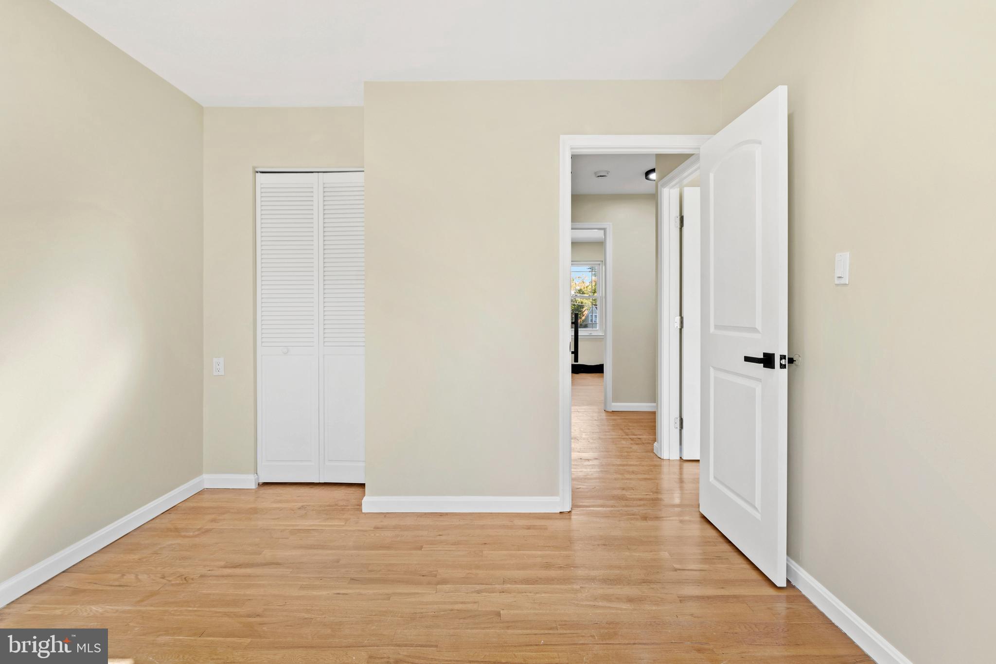 Real estate listing preview #16