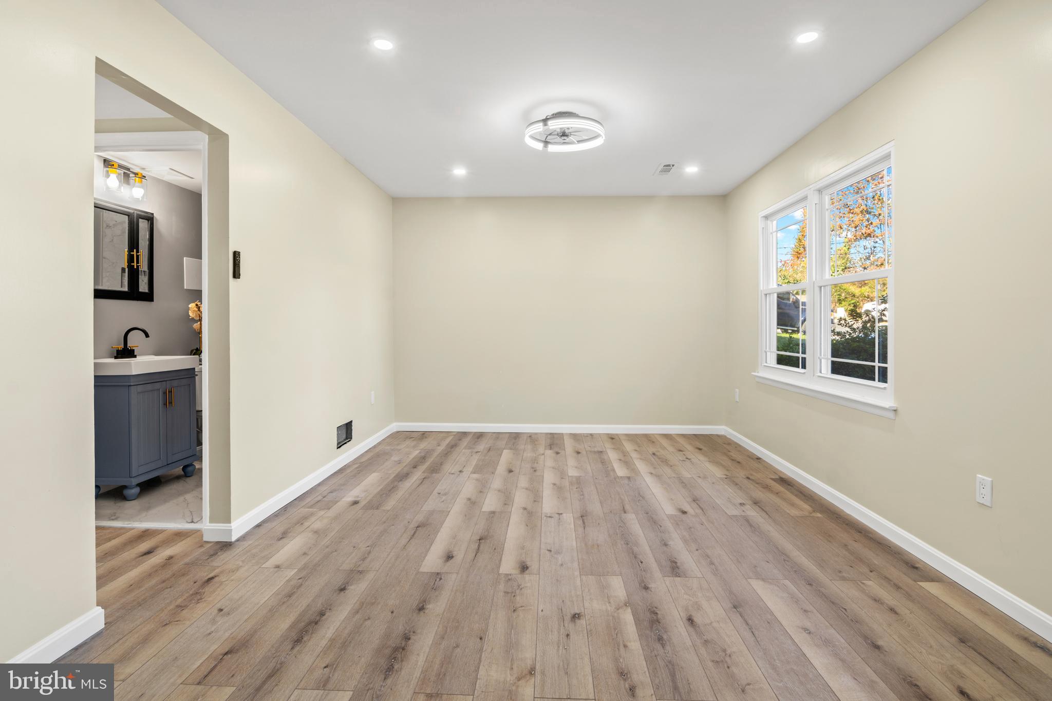 Real estate listing preview #3