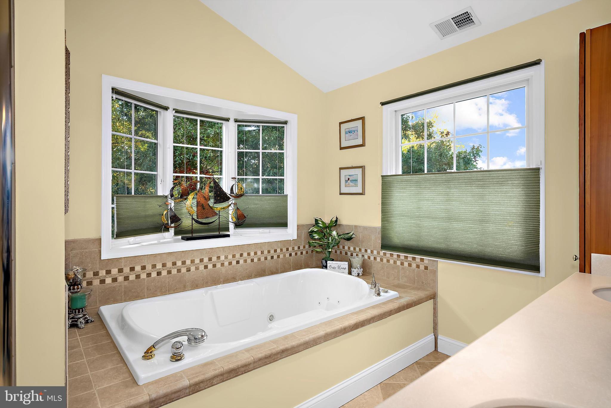 Real estate listing preview #24