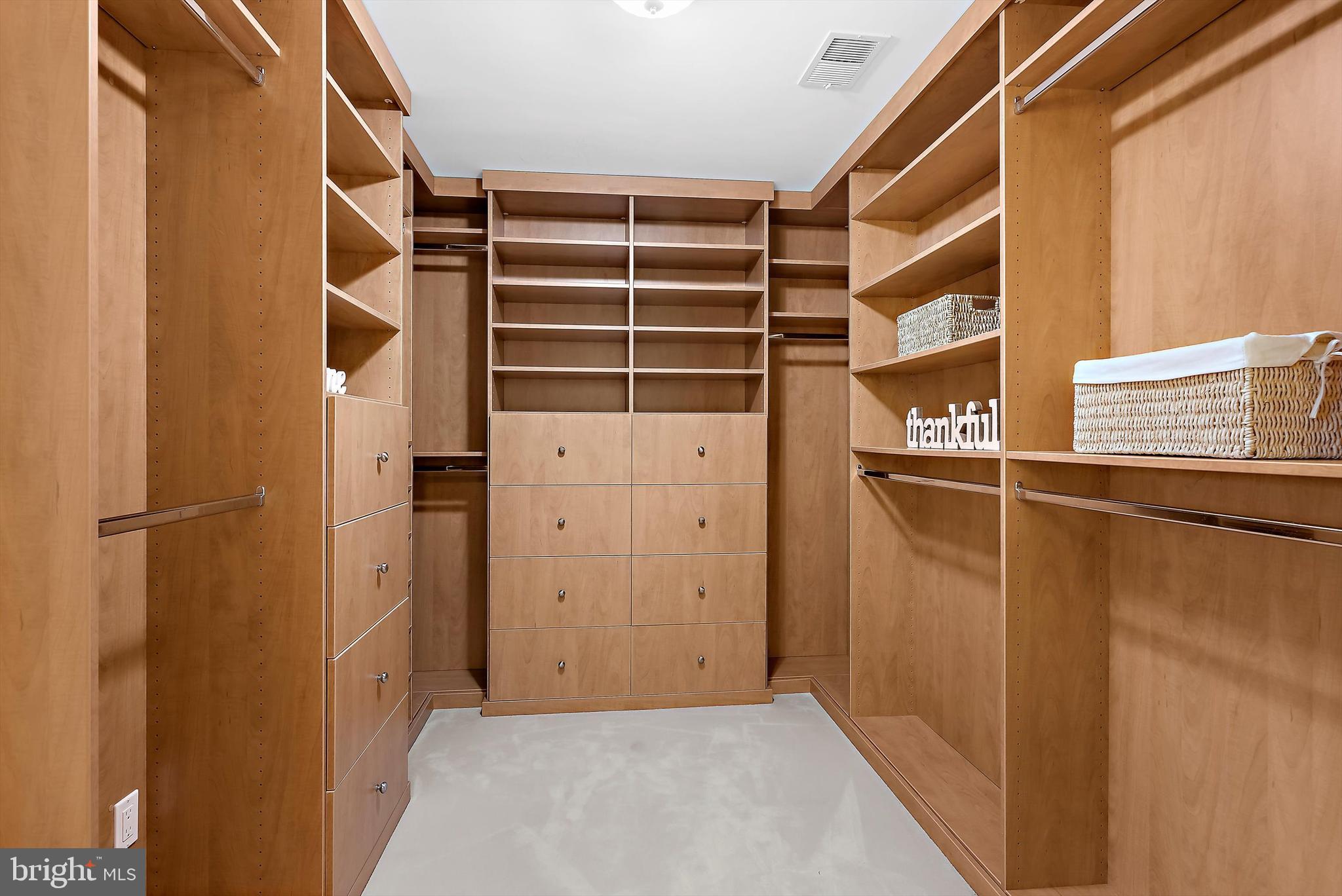 Real estate listing preview #27