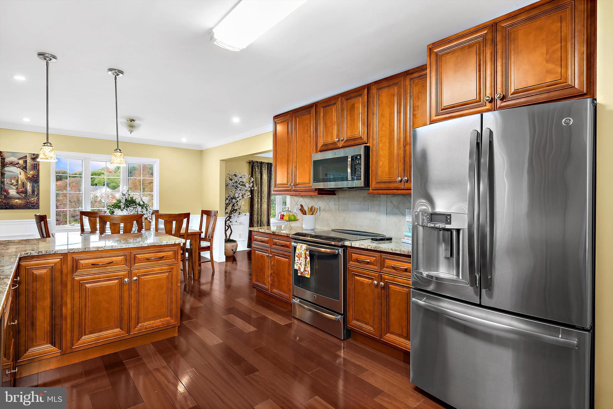 Real estate listing preview #14