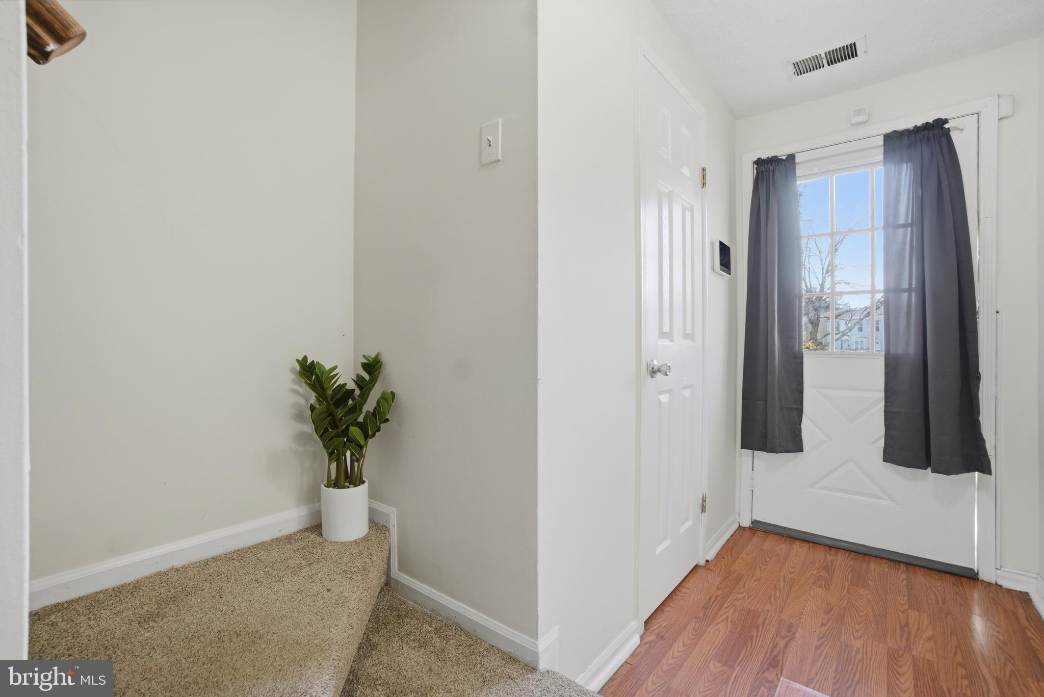 Real estate listing preview #6