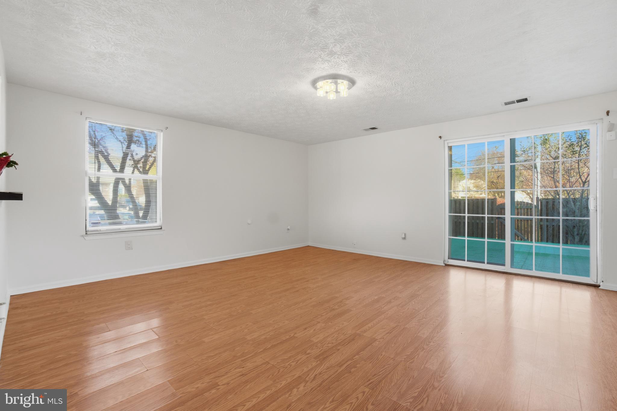 Real estate listing preview #18