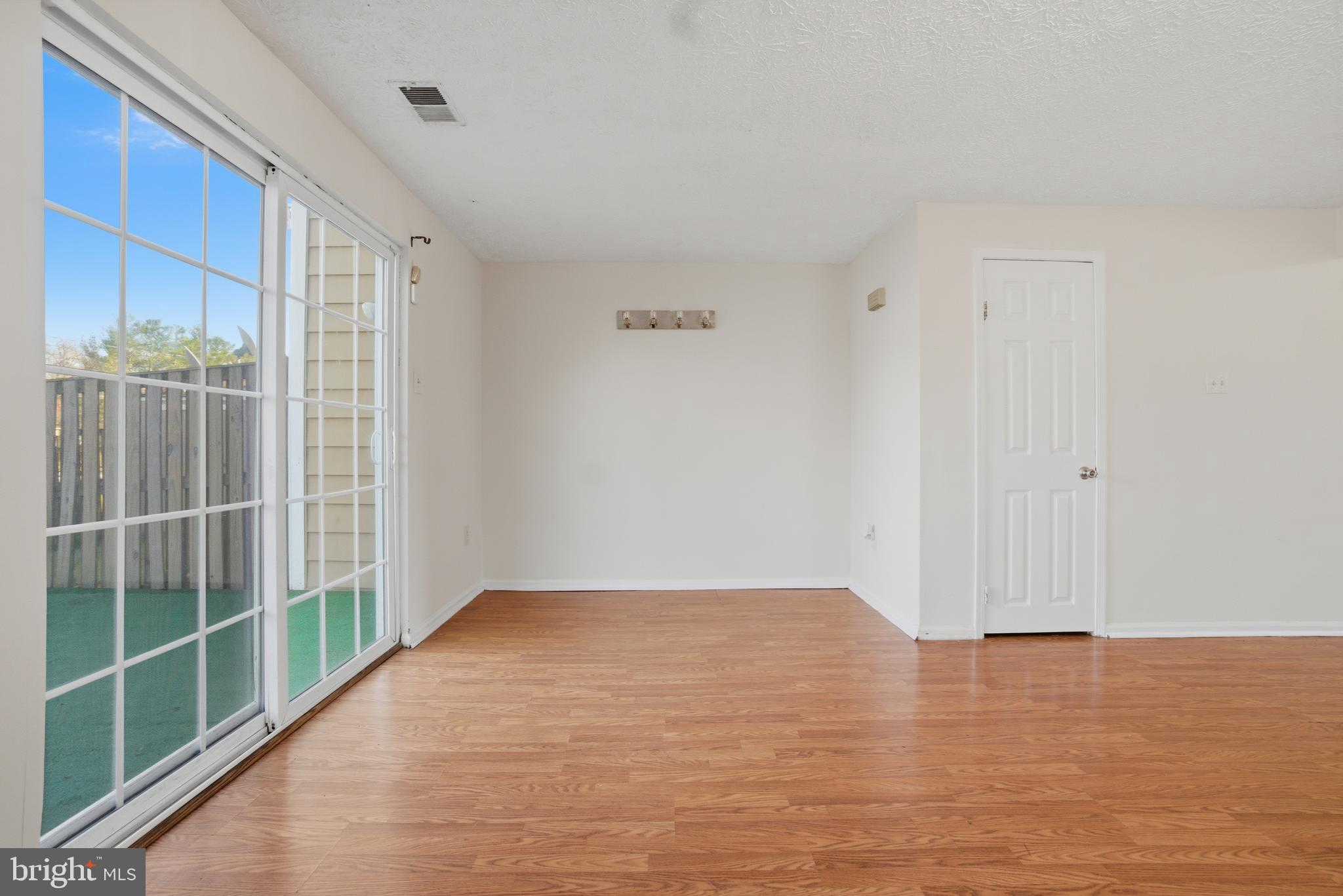 Real estate listing preview #15