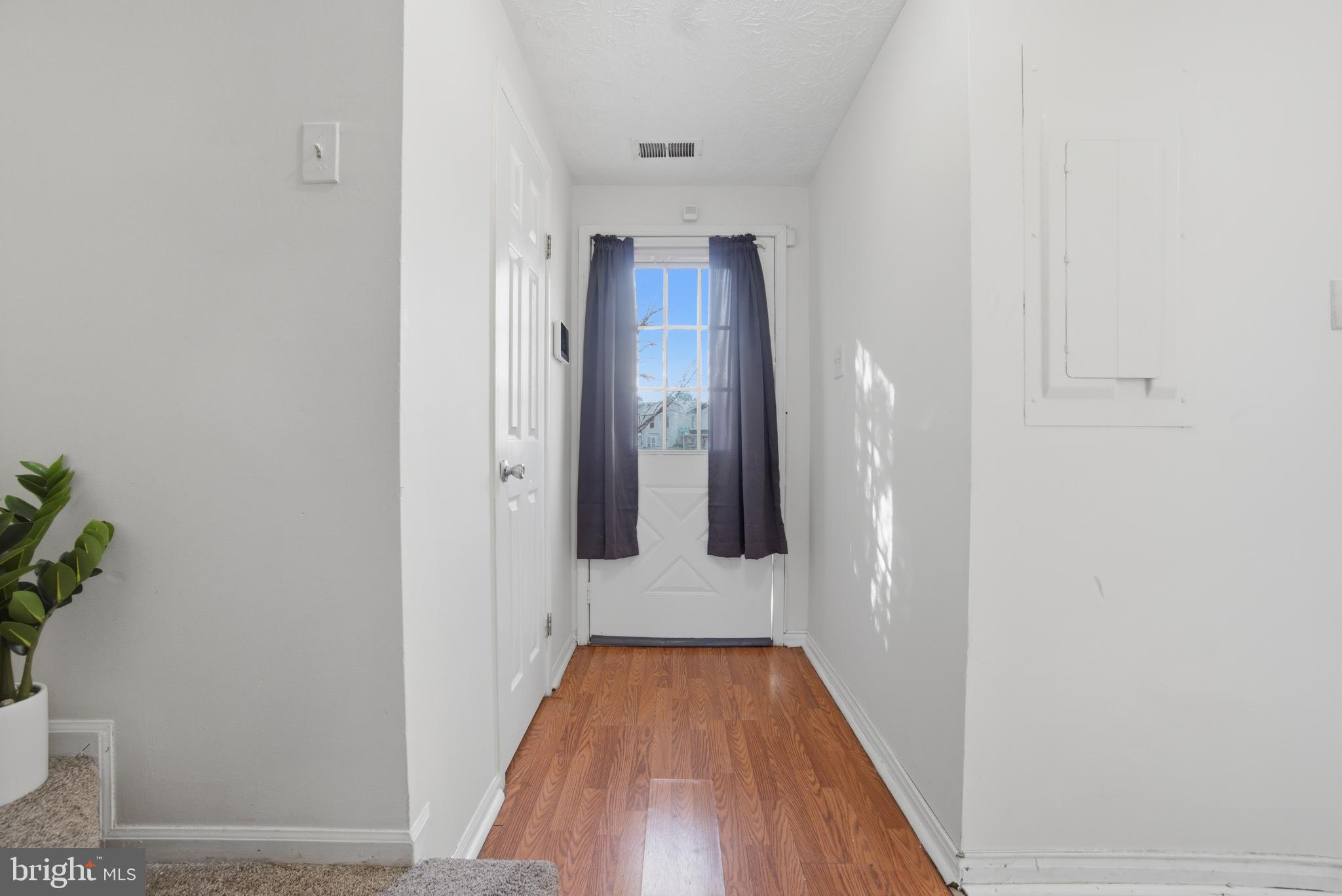 Real estate listing preview #7