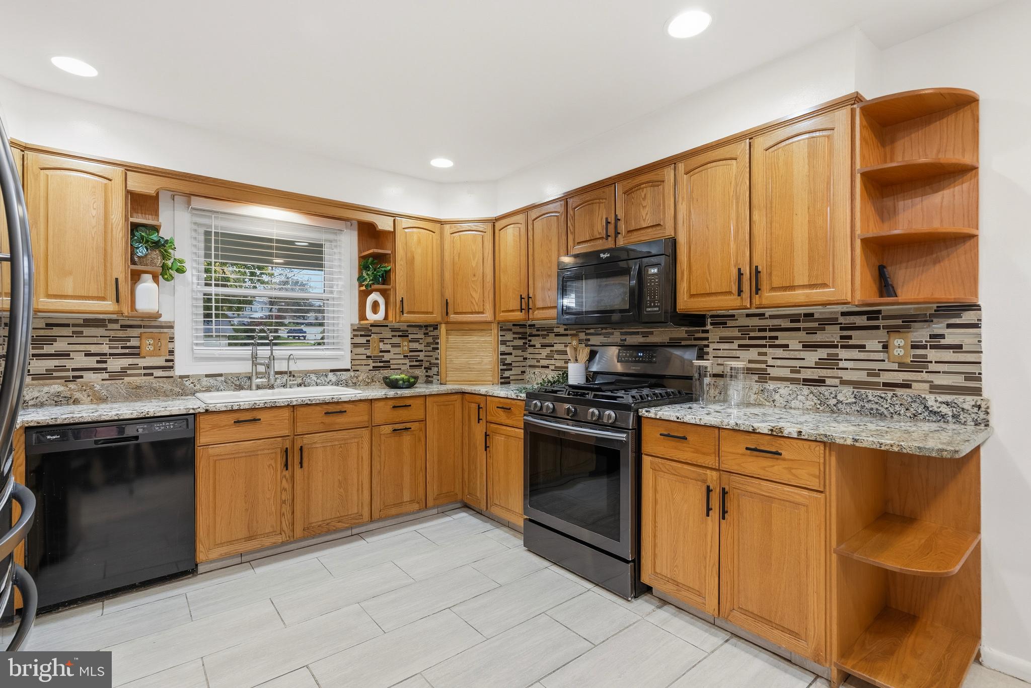 Real estate listing preview #12