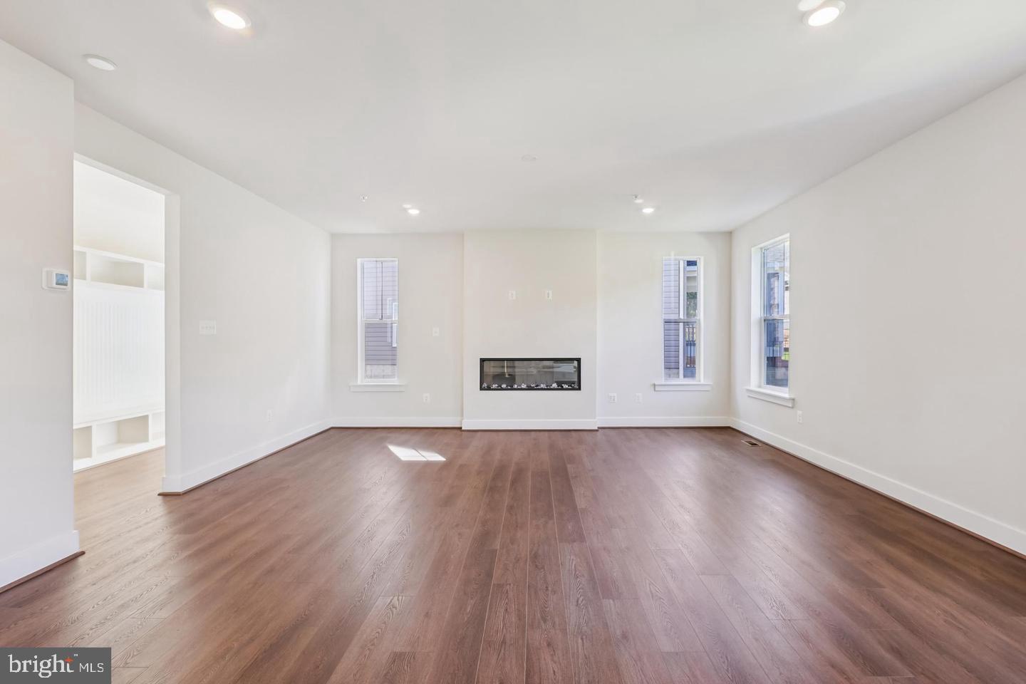 Real estate listing preview #15