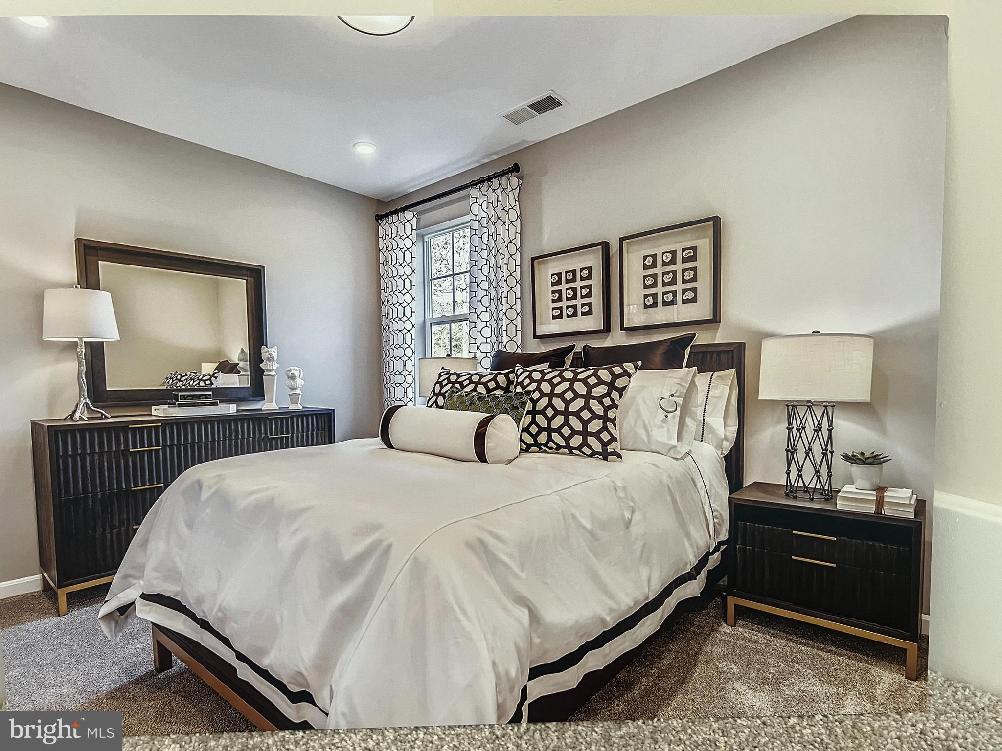 Real estate listing preview #12