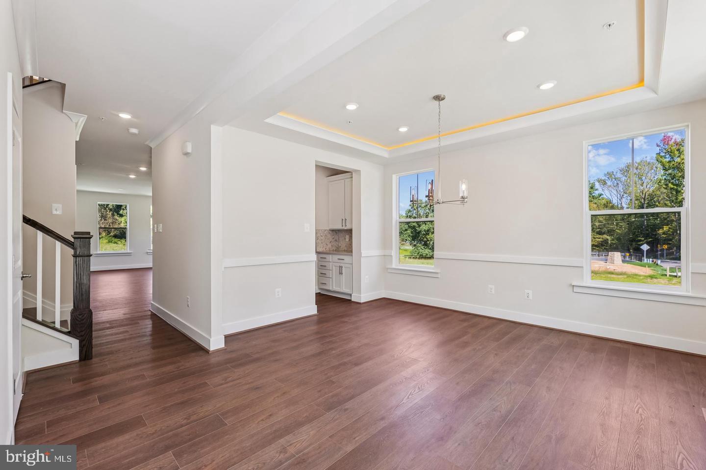 Real estate listing preview #9