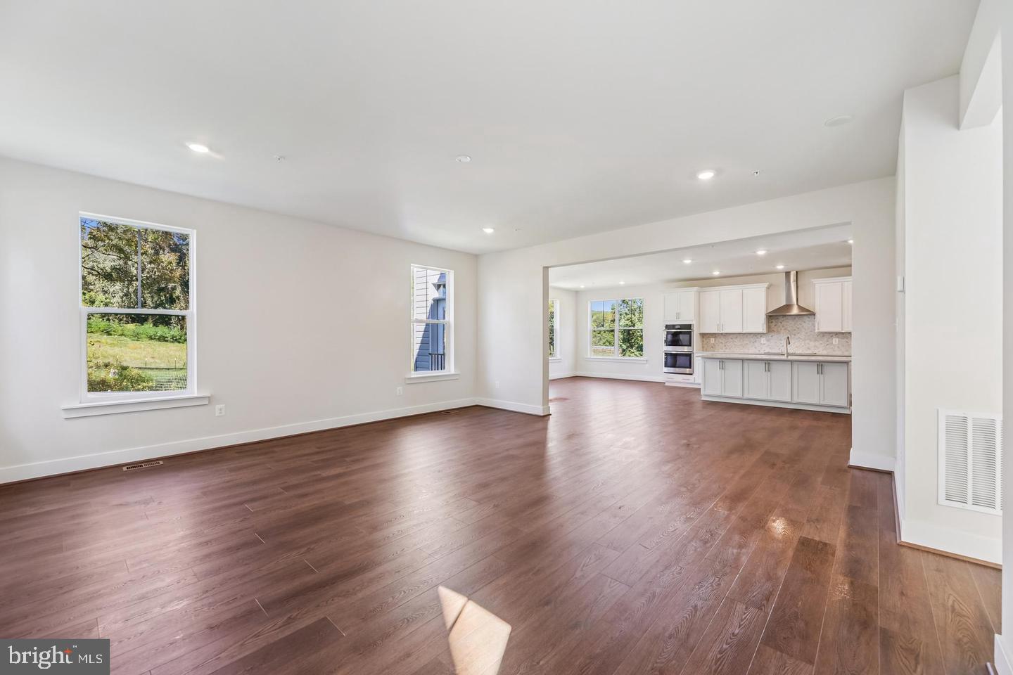 Real estate listing preview #17