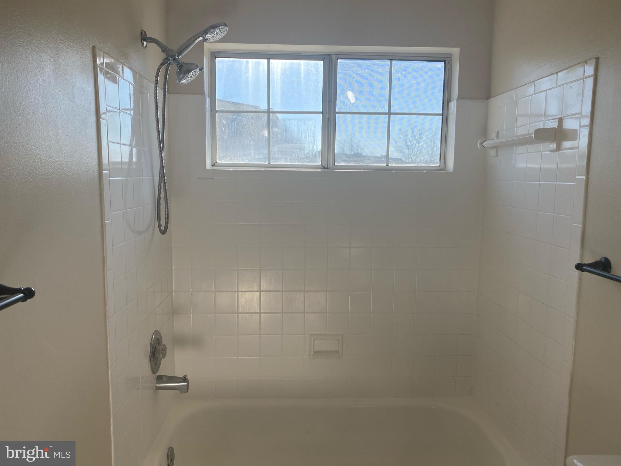 Real estate listing preview #16