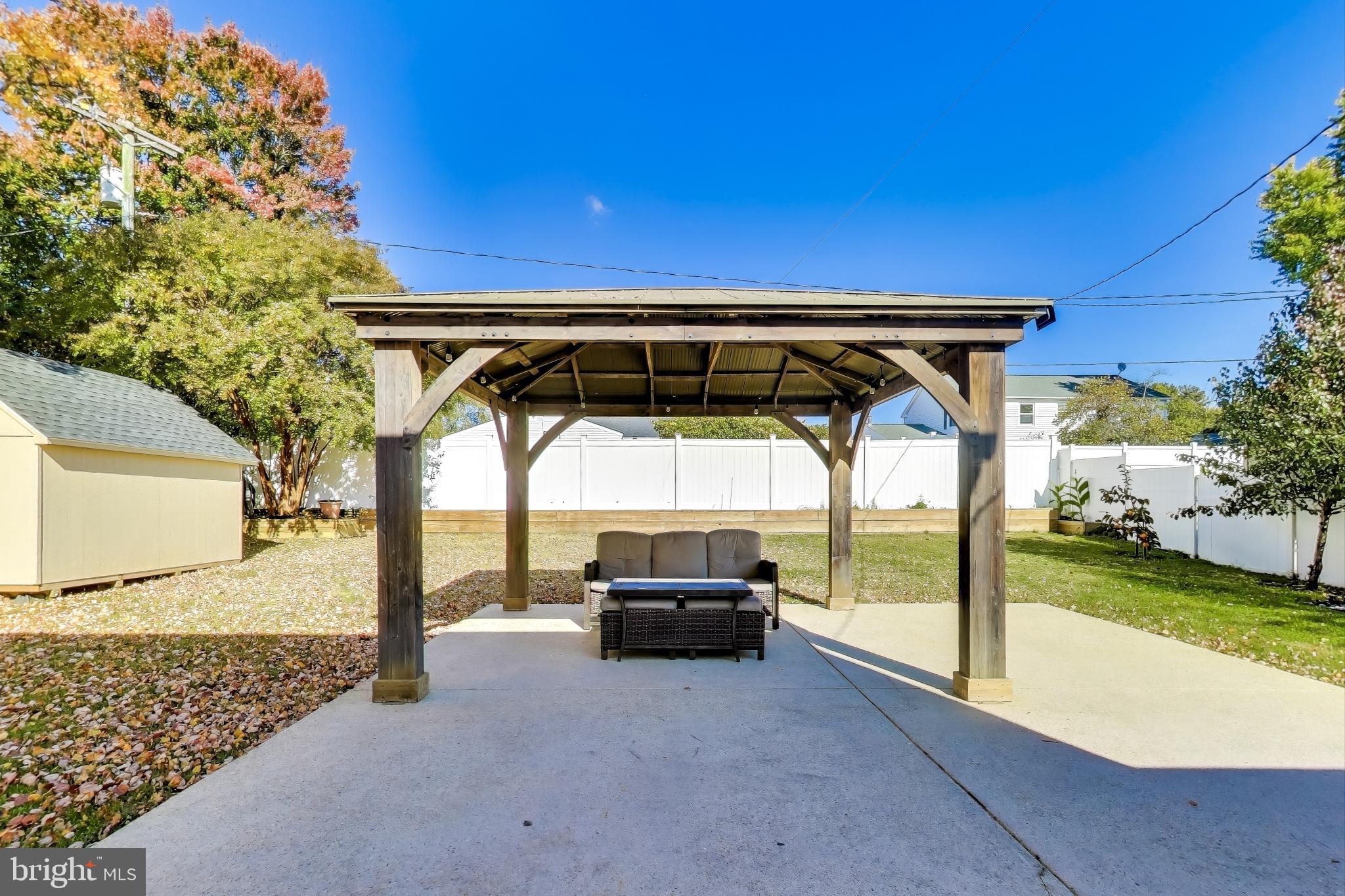 Real estate listing preview #14