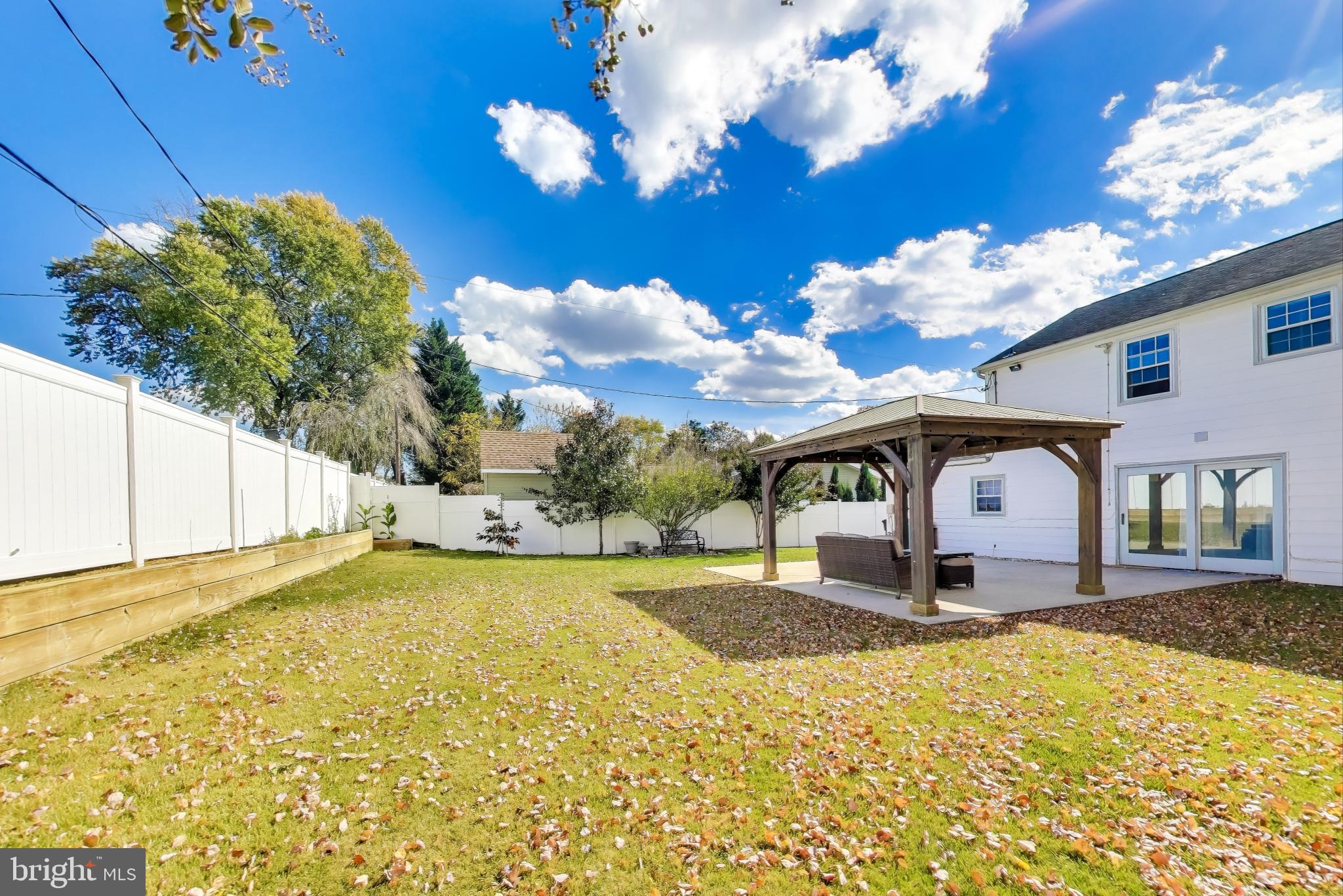 Real estate listing preview #16