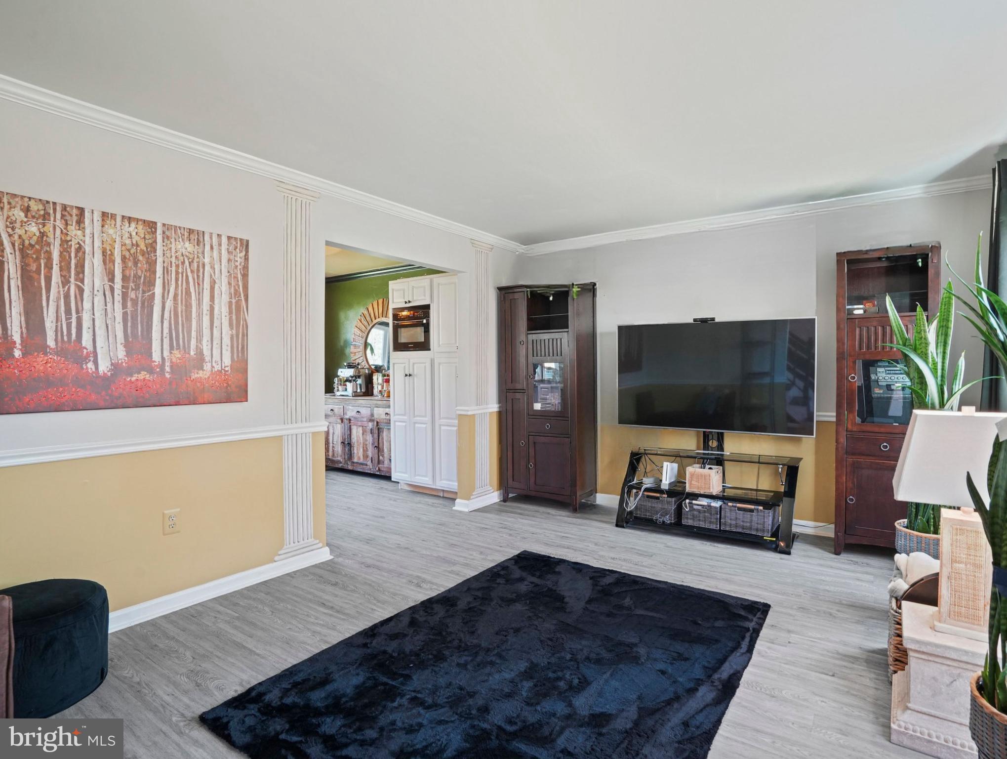 Real estate listing preview #6