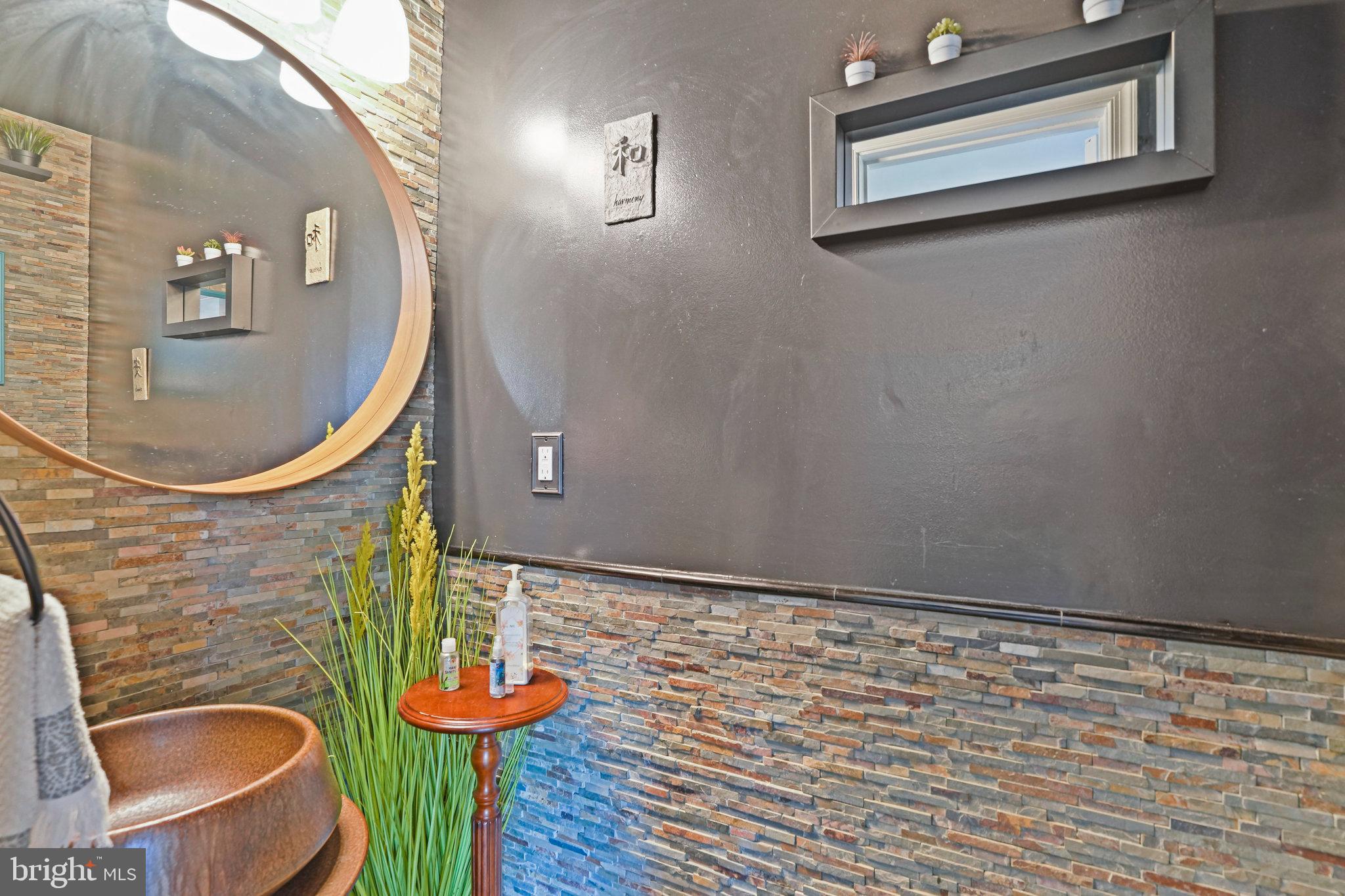 Real estate listing preview #11