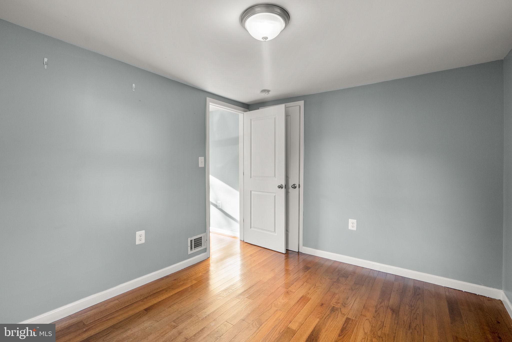 Real estate listing preview #12