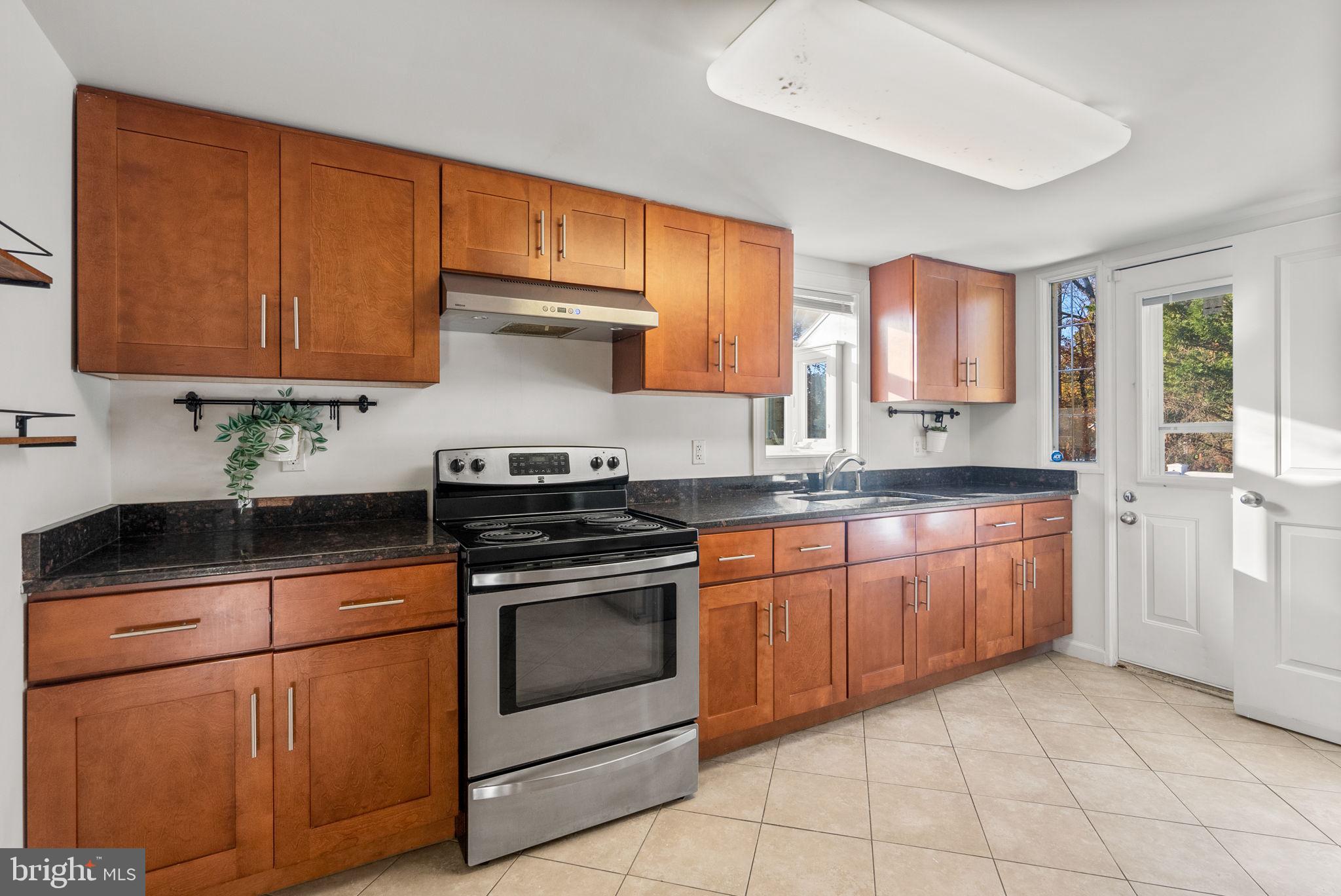 Real estate listing preview #9