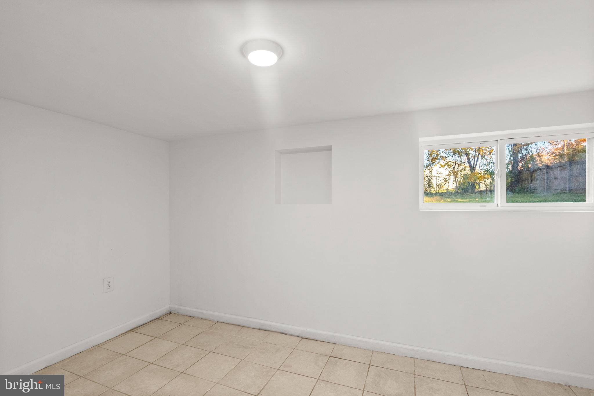 Real estate listing preview #16