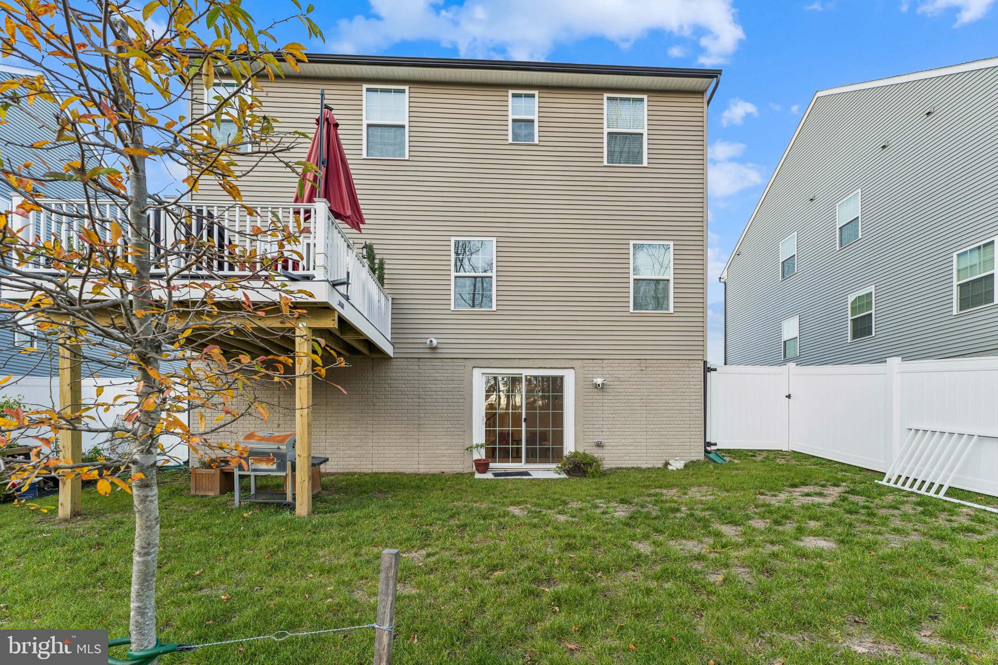 Real estate listing preview #4