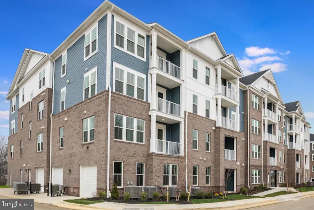 Real estate listing preview #1