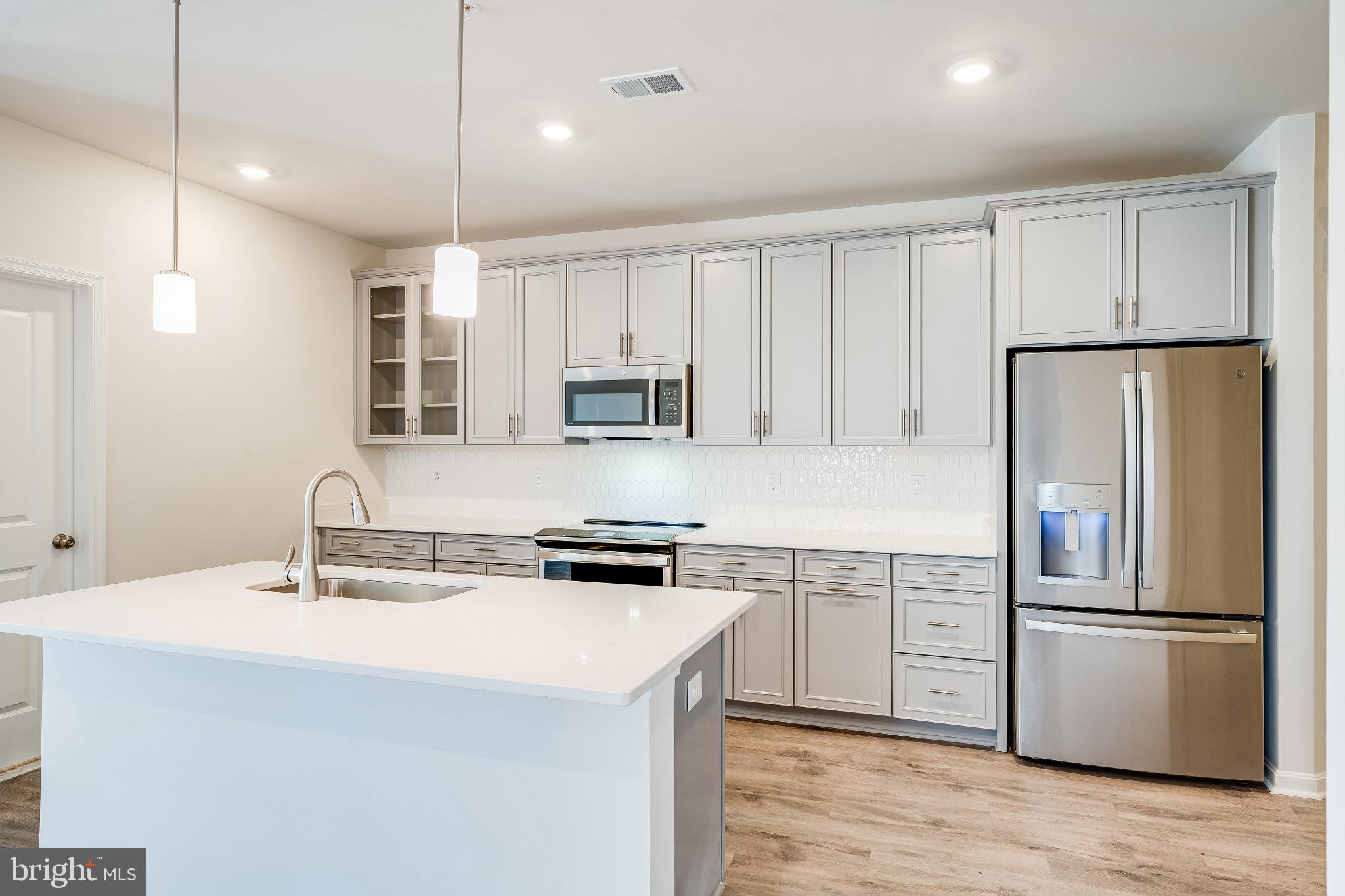 Real estate listing preview #5