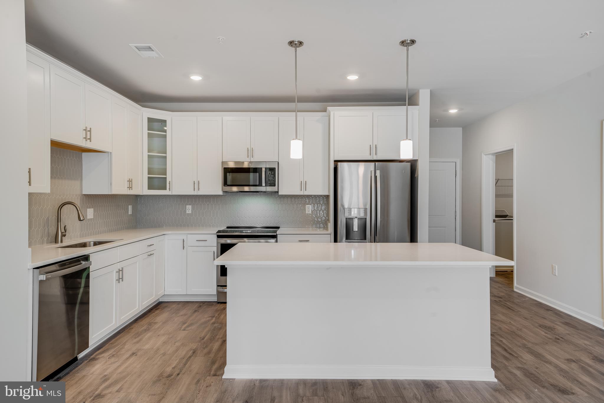 Real estate listing preview #3