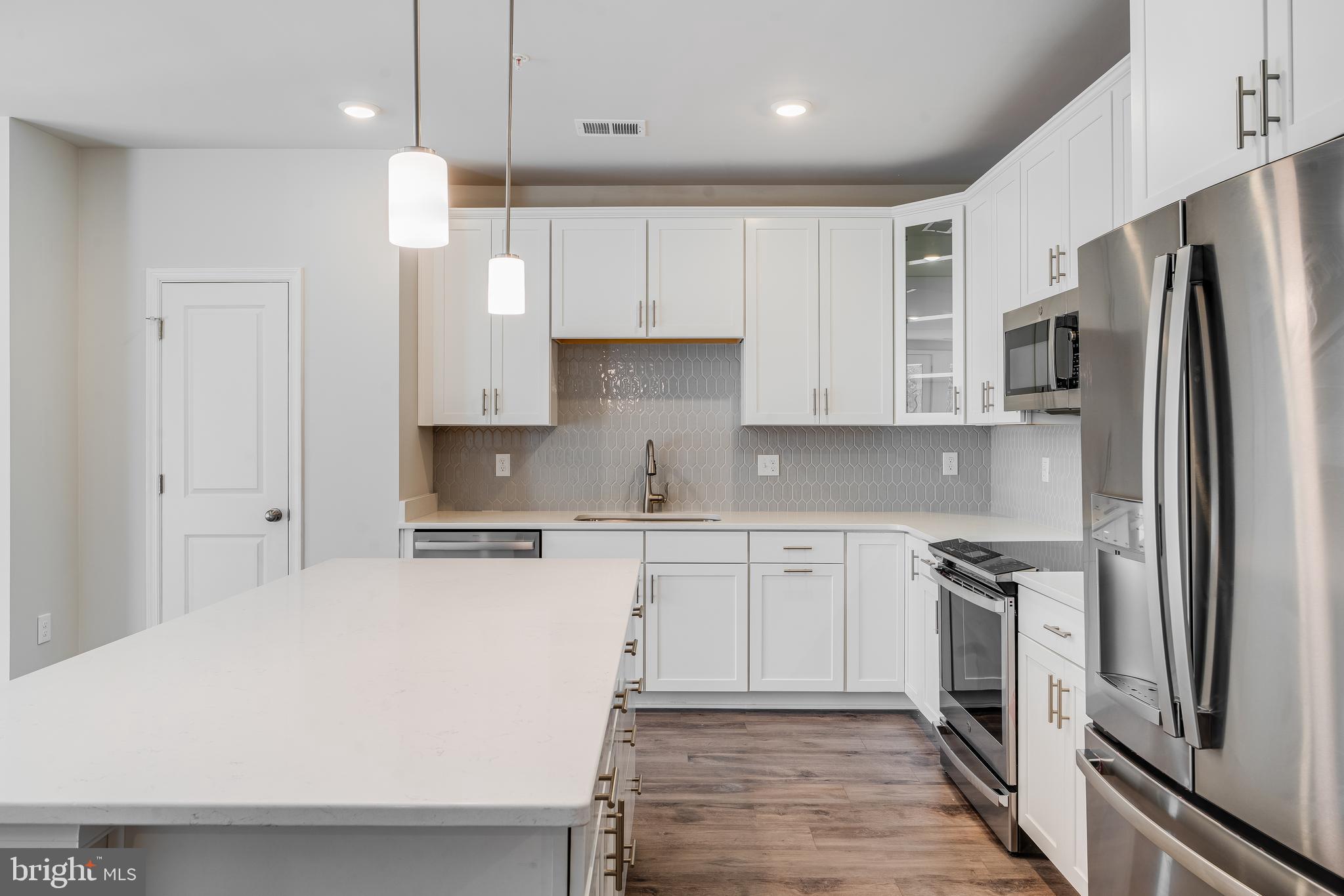 Real estate listing preview #5