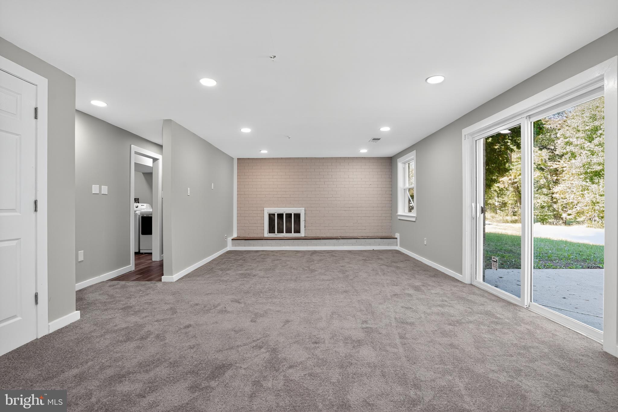 Real estate listing preview #16