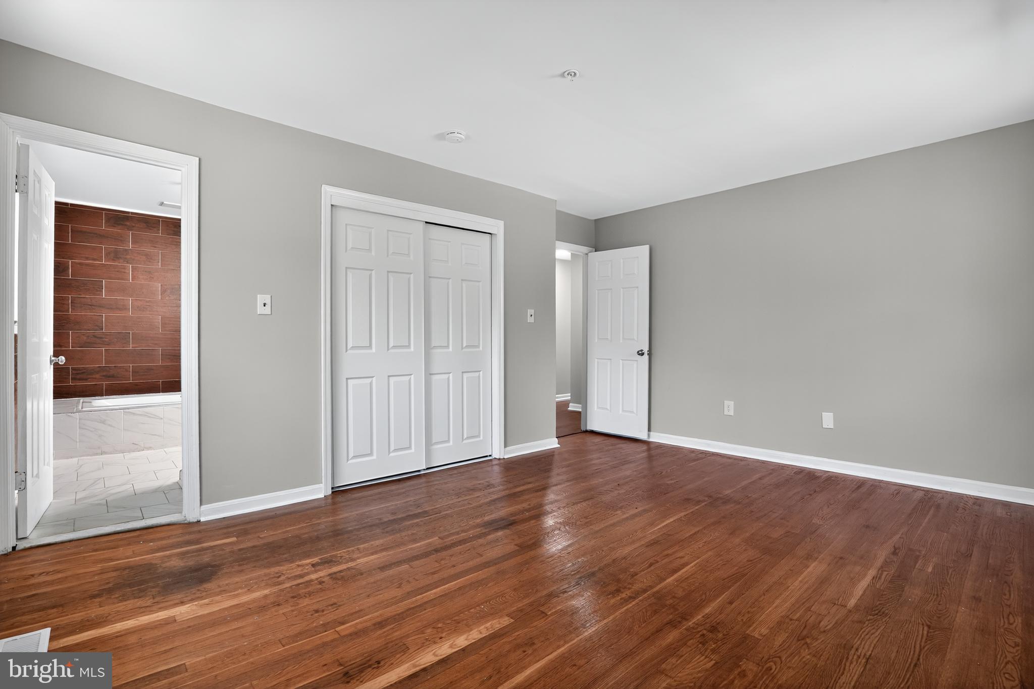 Real estate listing preview #5