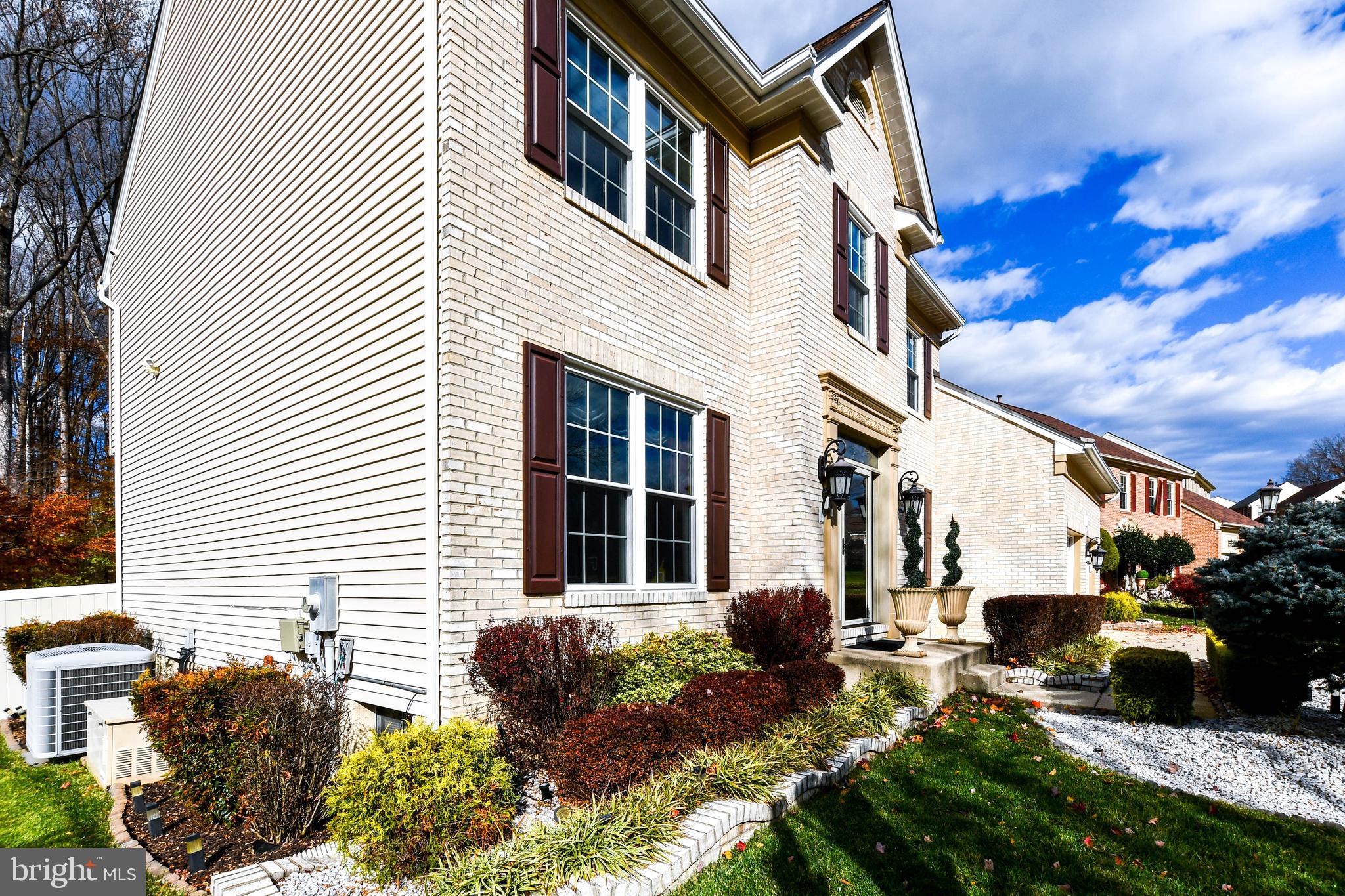 Real estate listing preview #8