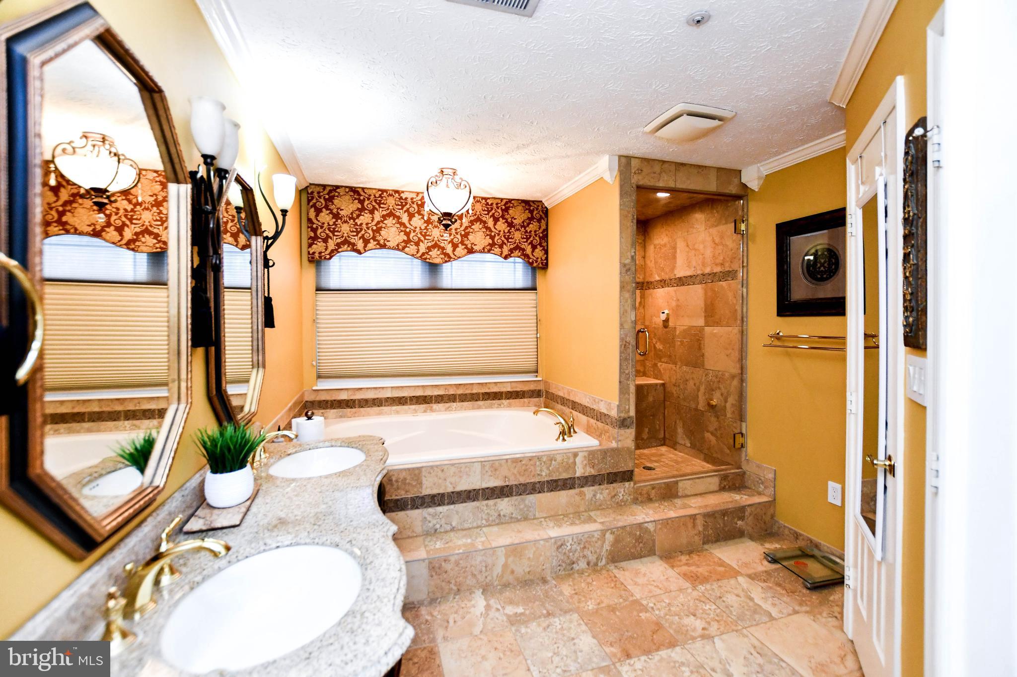 Real estate listing preview #32