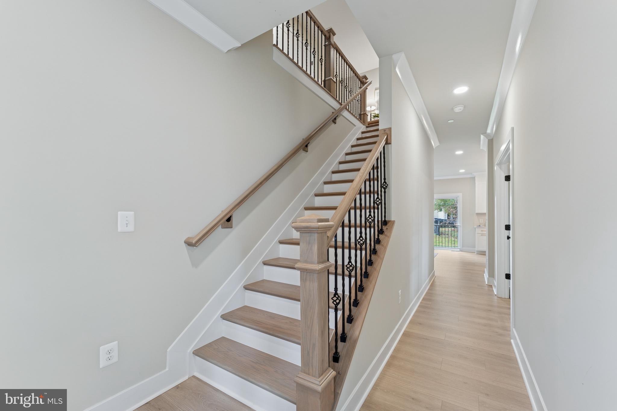 Real estate listing preview #2