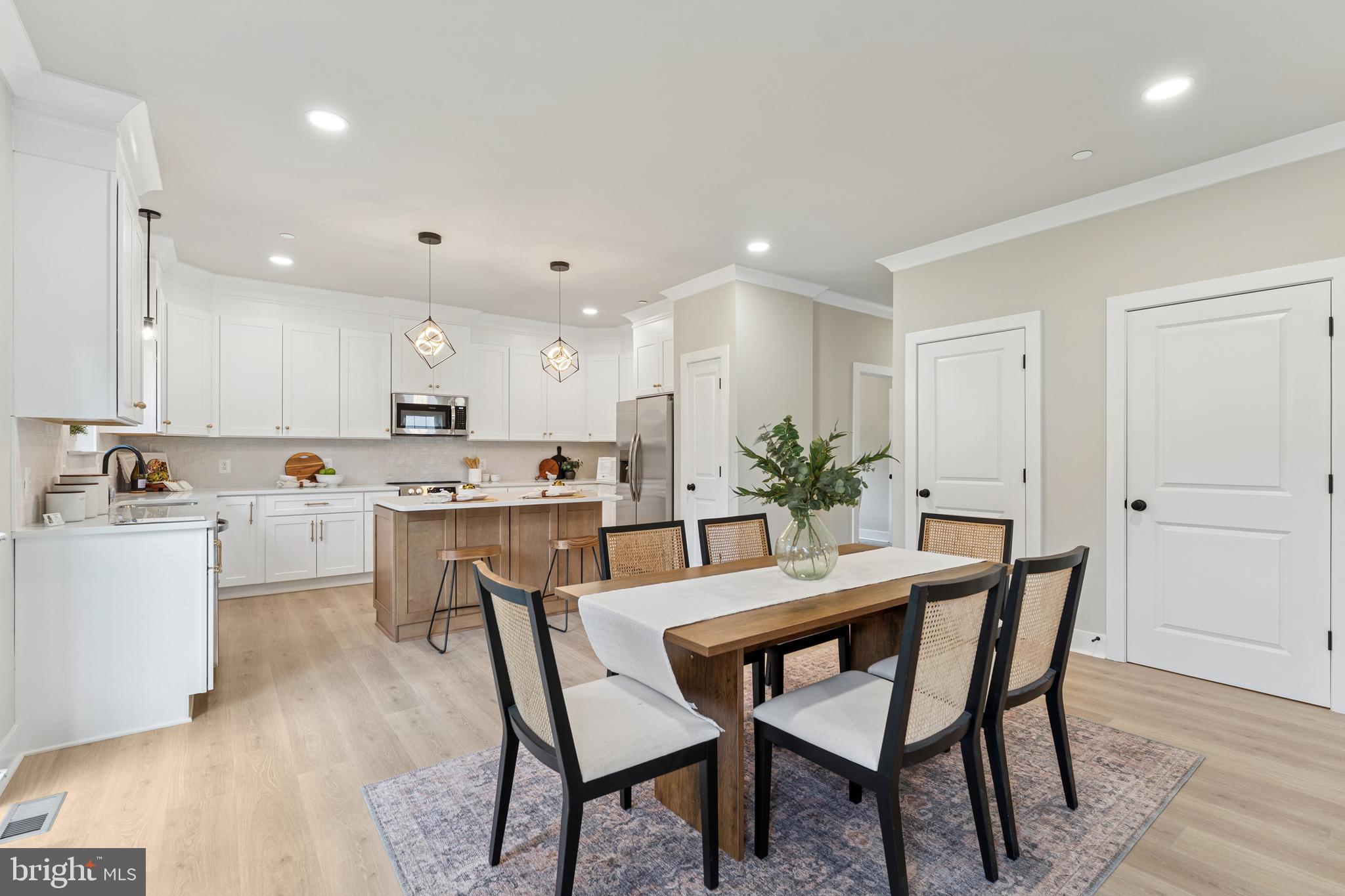 Real estate listing preview #8