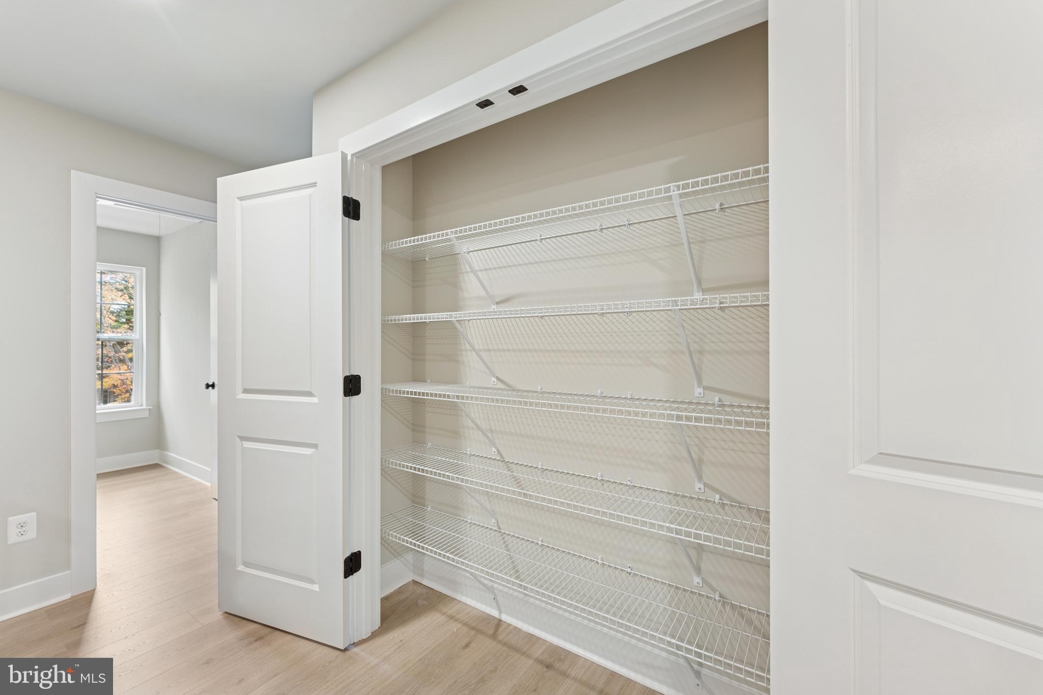 Real estate listing preview #16