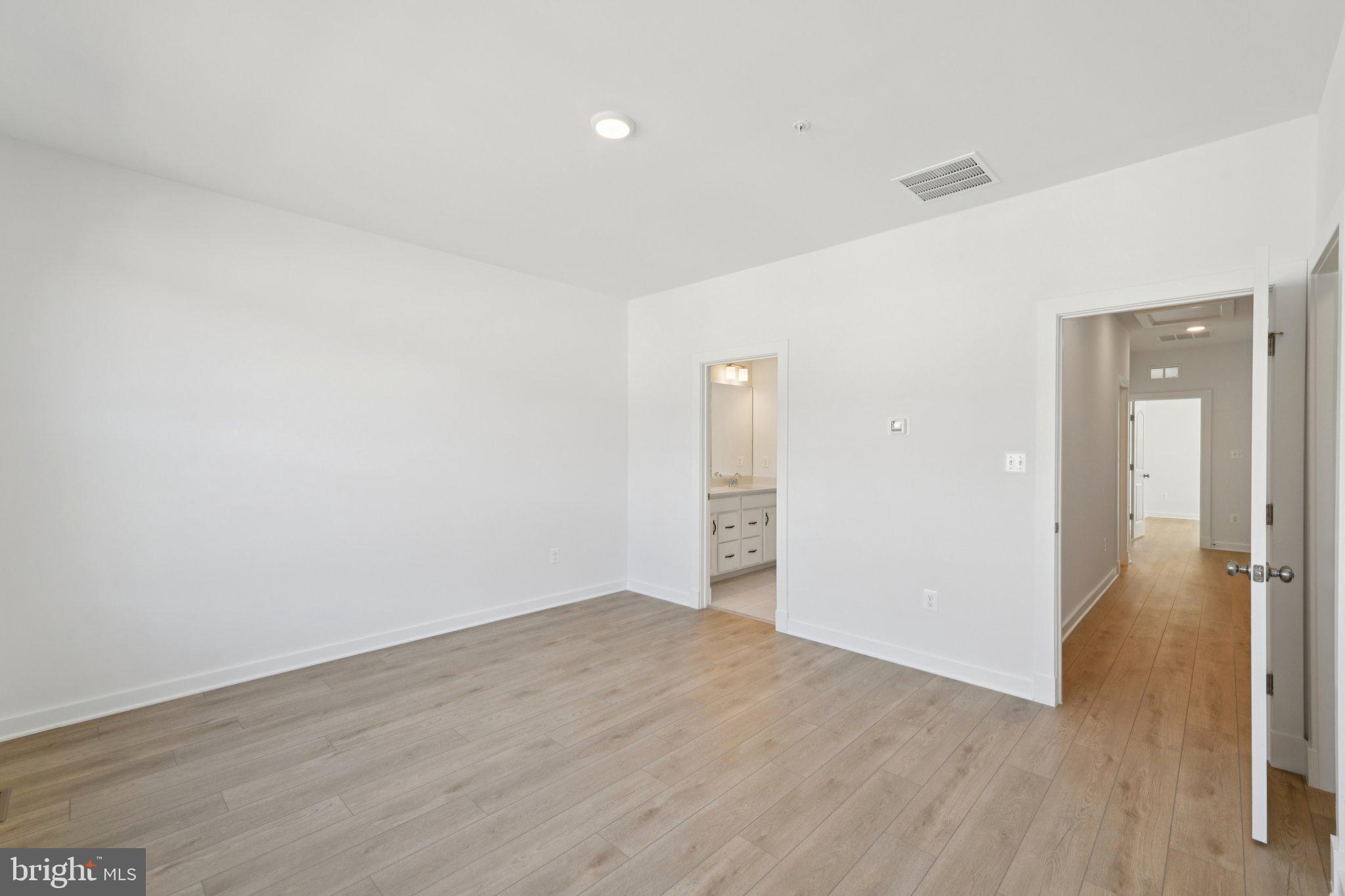 Real estate listing preview #24