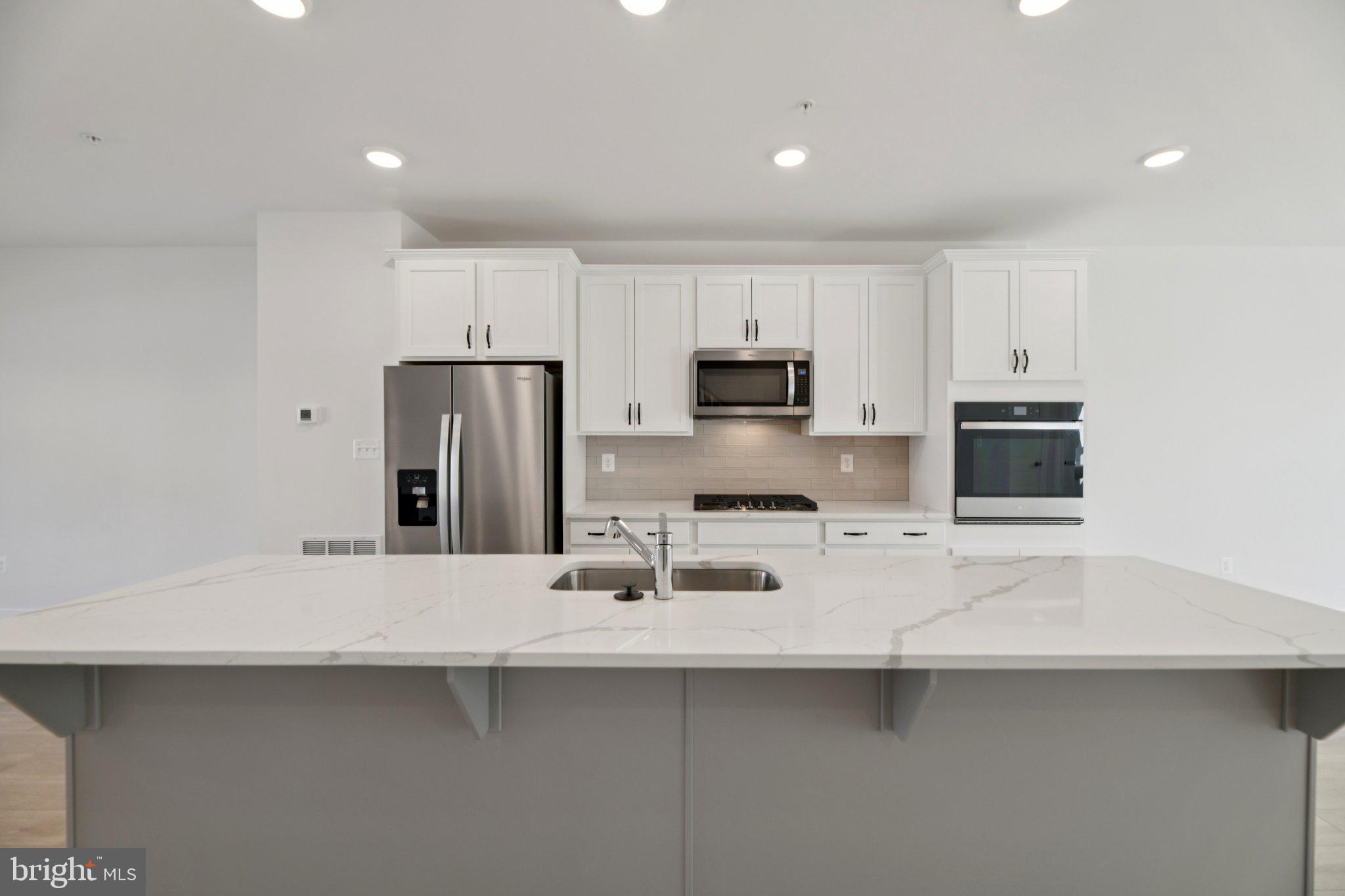 Real estate listing preview #4