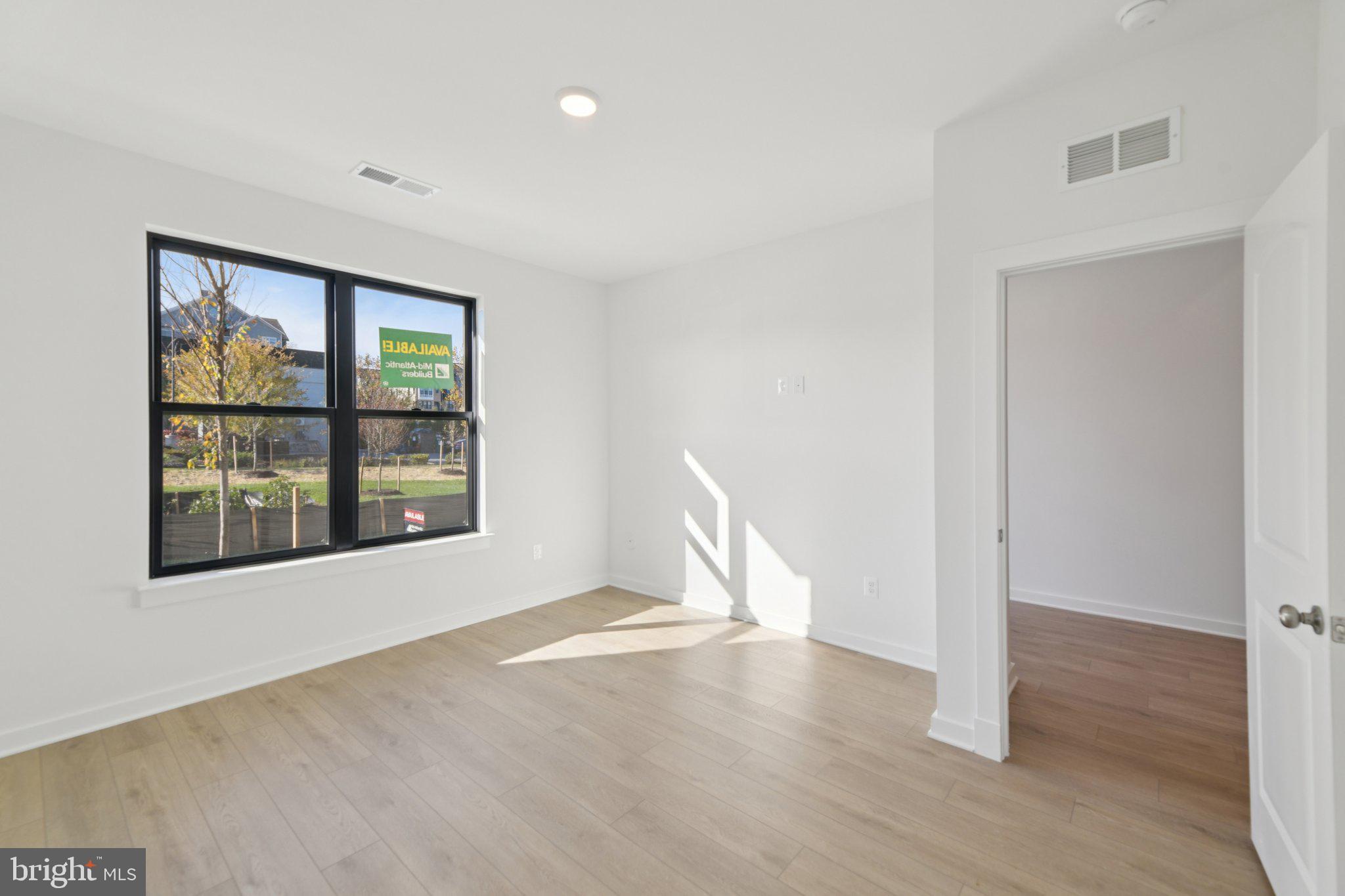 Real estate listing preview #17