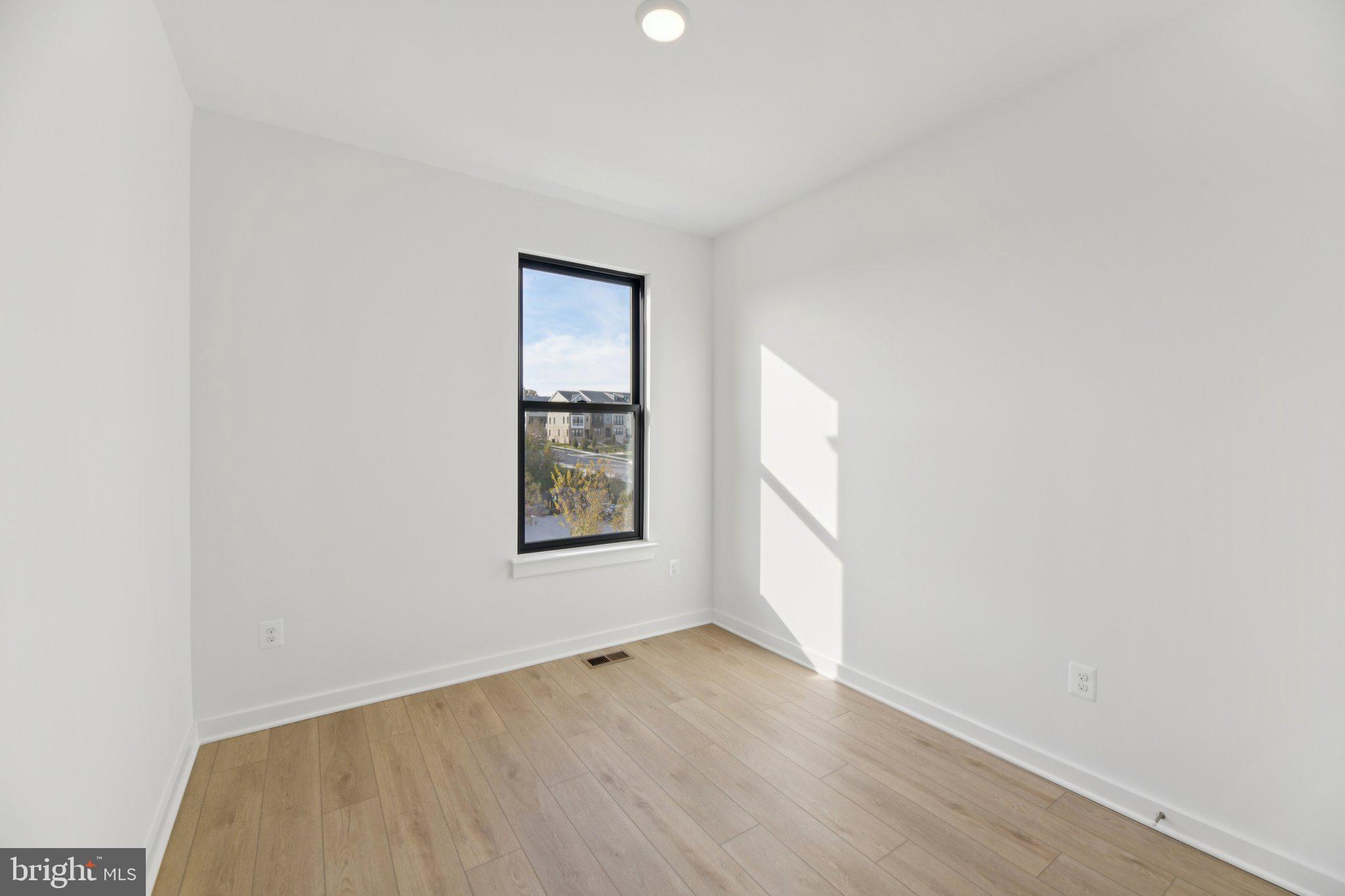 Real estate listing preview #37