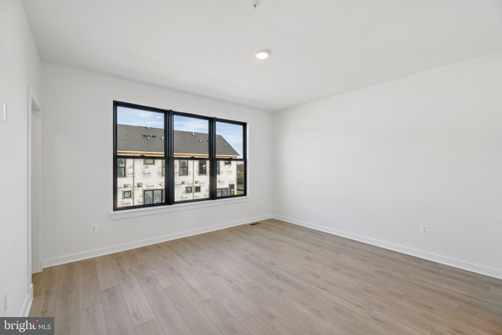 Real estate listing preview #25